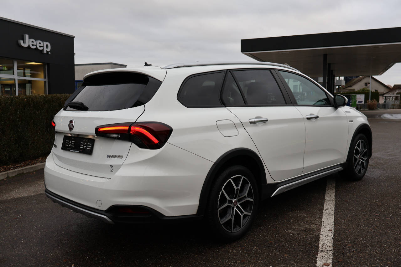 FIAT Tipo SW 1.5 Hybrid Cross-image-2