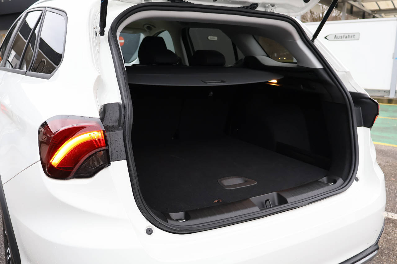 FIAT Tipo SW 1.5 Hybrid Cross-image-4
