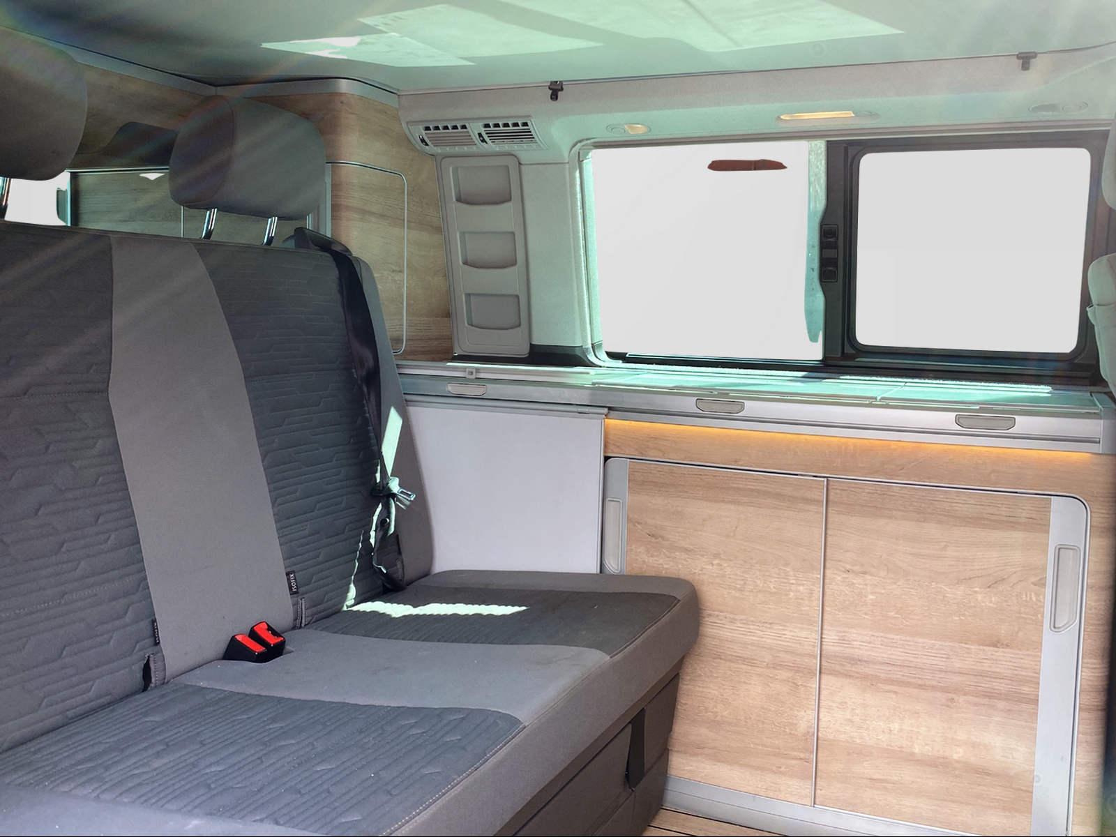 VW T6.1 California 2.0 TDI Ocean Liberty 4Motion DSG-image-9
