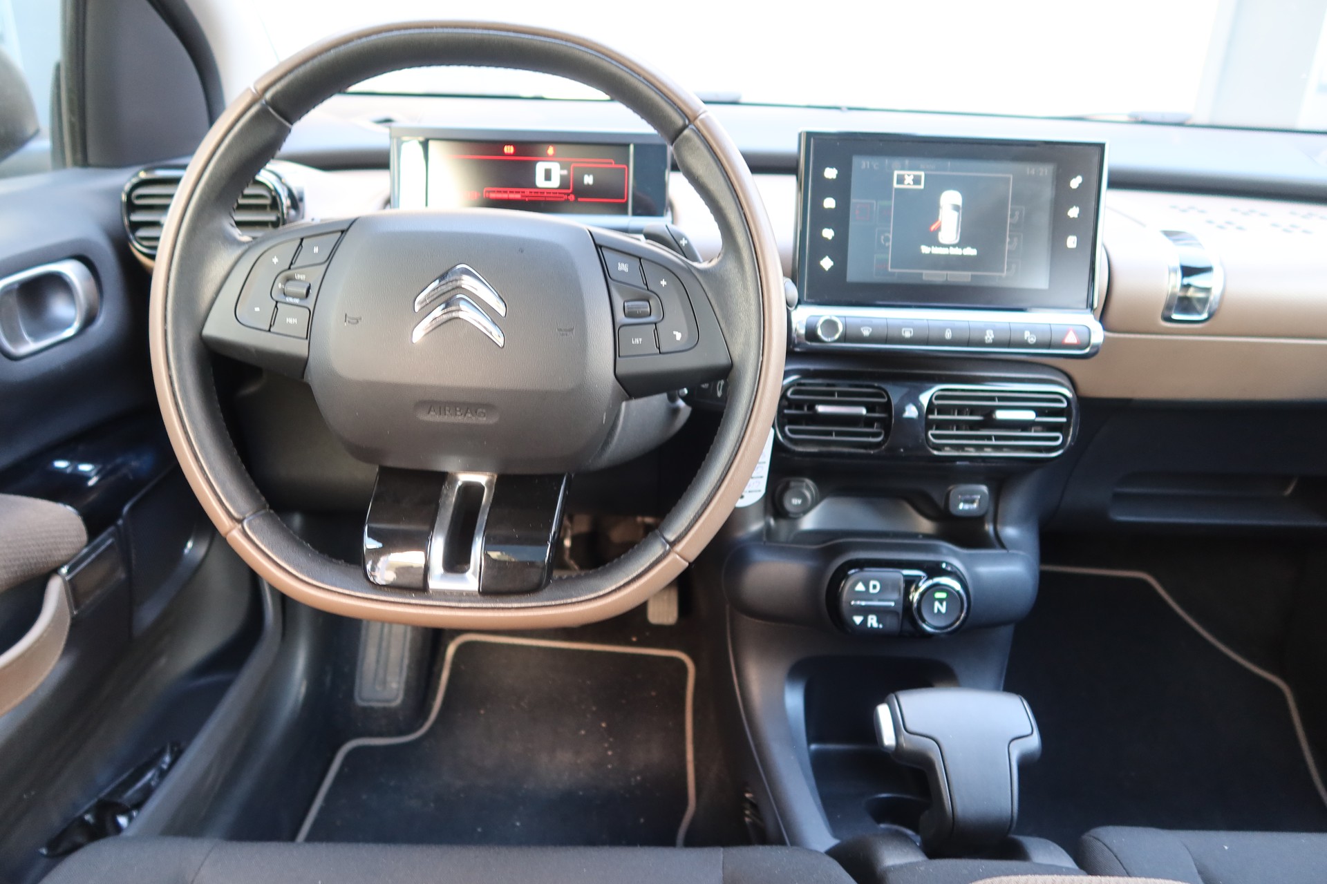 CITROEN C4 Cactus 1.6 HDi Shine-image-5