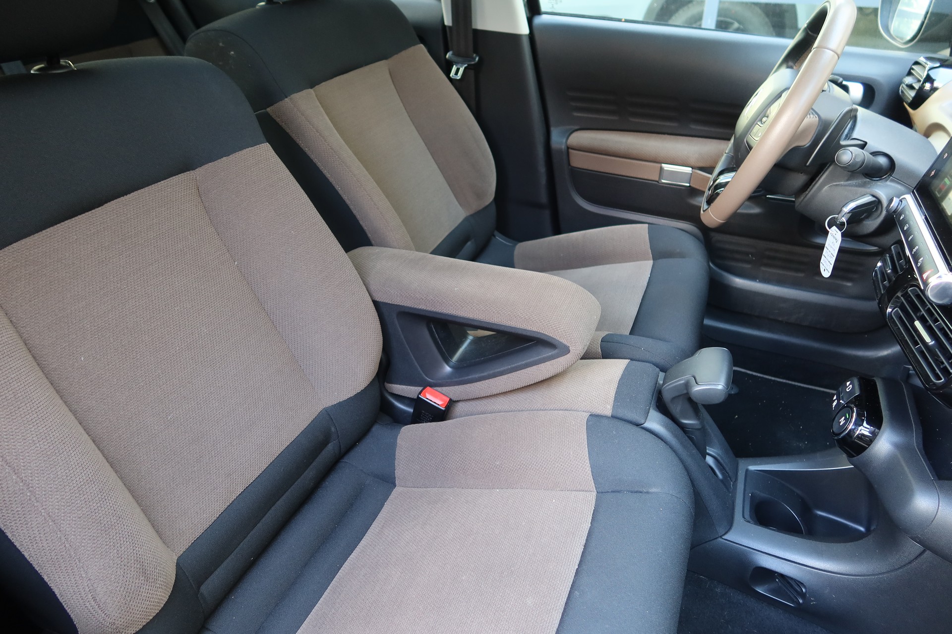CITROEN C4 Cactus 1.6 HDi Shine-image-7