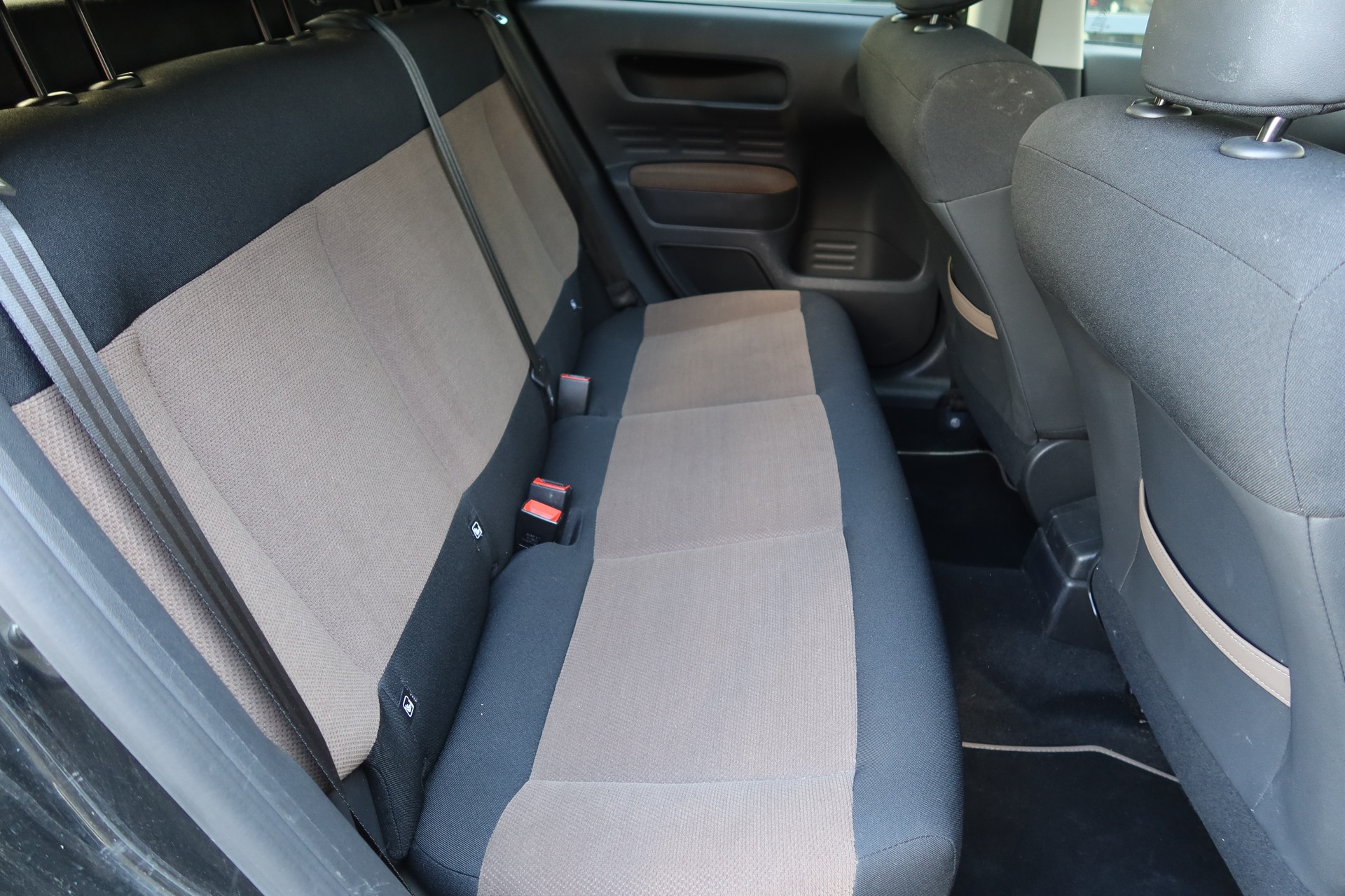 CITROEN C4 Cactus 1.6 HDi Shine-image-6