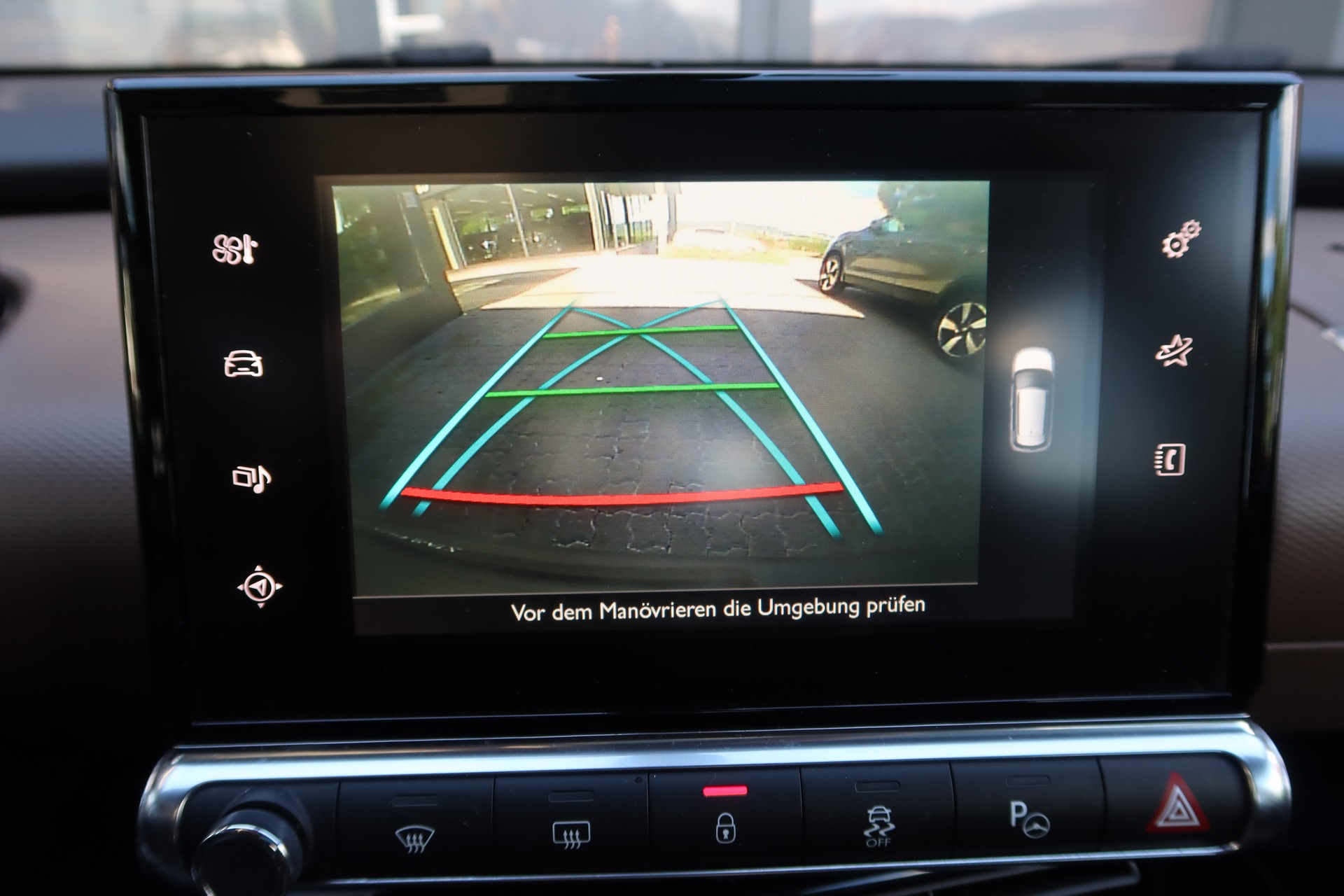 CITROEN C4 Cactus 1.6 HDi Shine-image-11