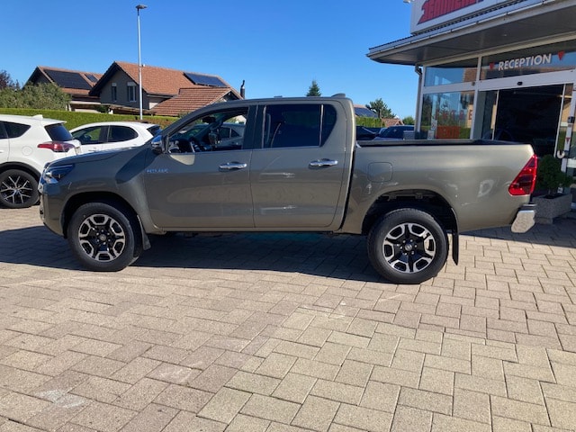 TOYOTA Hilux 2.8d MHEV Style Double Cab 4x4-image-7