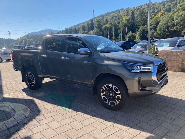 TOYOTA Hilux 2.8d MHEV Style Double Cab 4x4-image-2