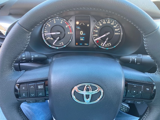 TOYOTA Hilux 2.8d MHEV Style Double Cab 4x4-image-15