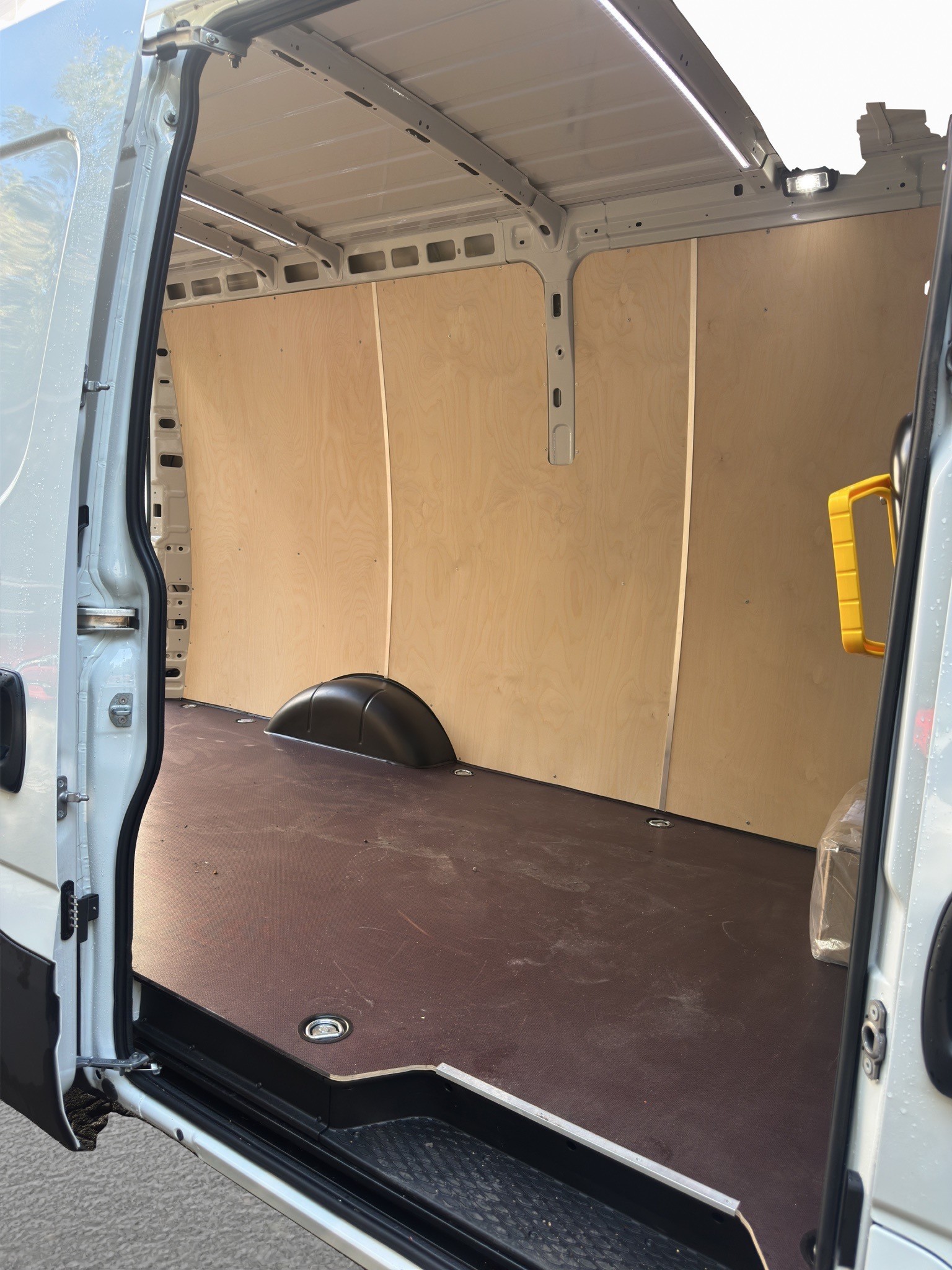 IVECO 35 S 18H A8 L3 H3-image-11
