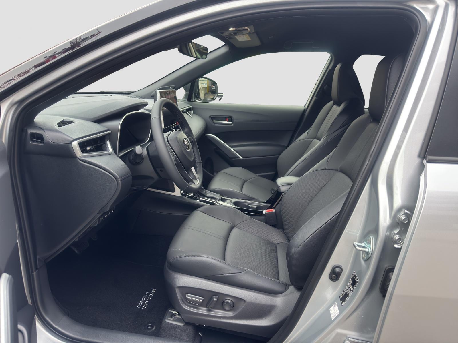 TOYOTA Corolla Cross 2.0 HSD Premium AWD-i-image-26