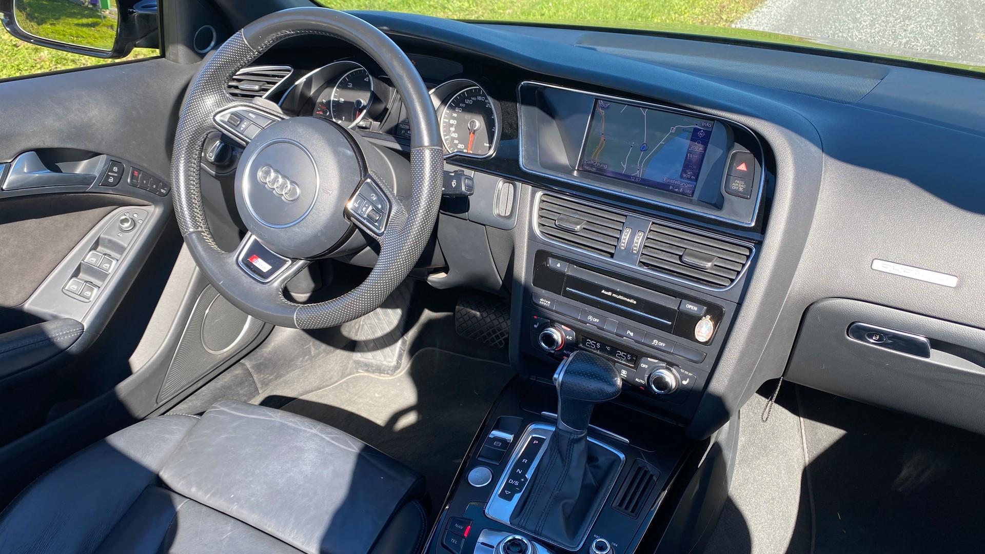 AUDI A5 Cabriolet 3.0 TDI clean quattro S-tronic-image-8