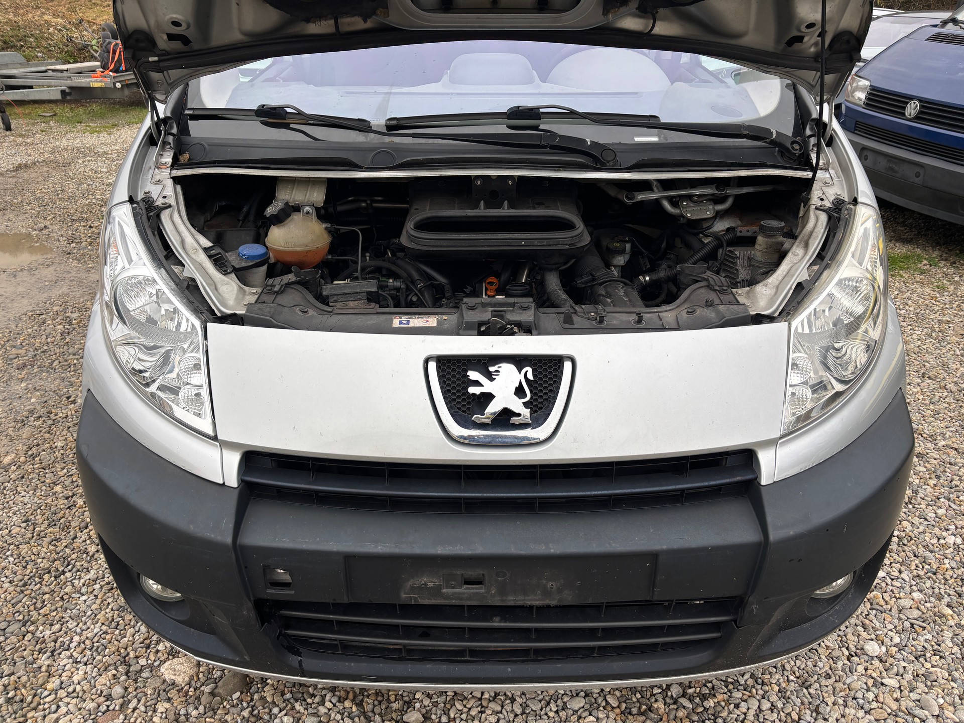PEUGEOT Expert Tepee 2.0 HDi Confort L2-image-14