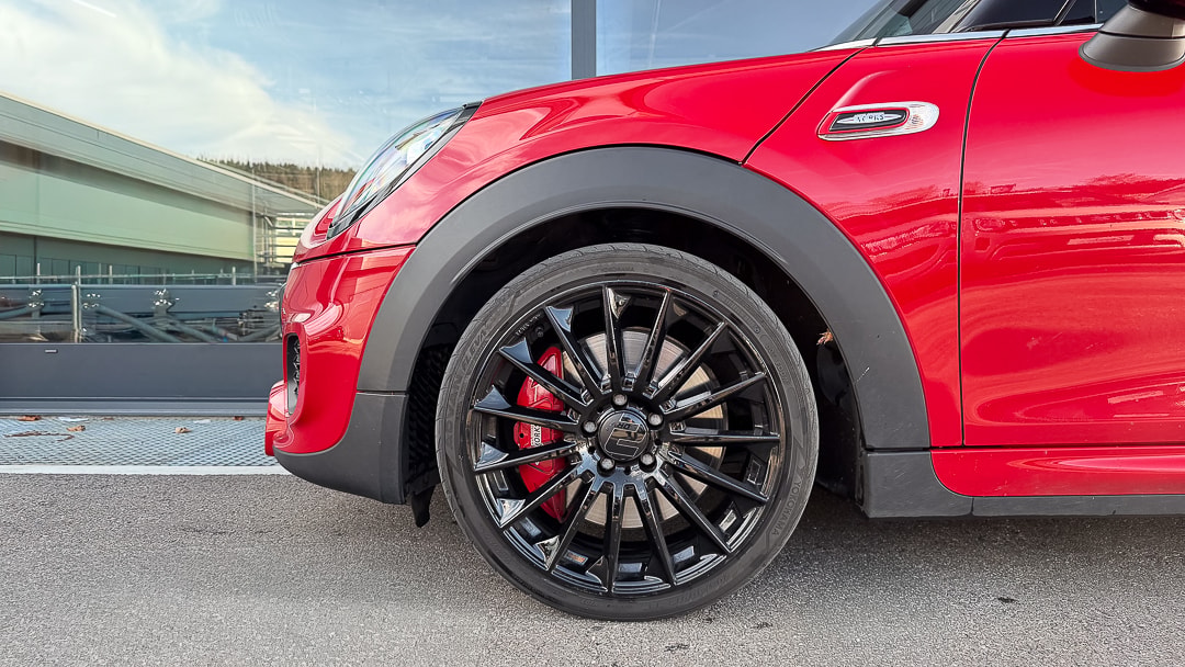 MINI Cooper John Cooper Works Steptronic-image-2