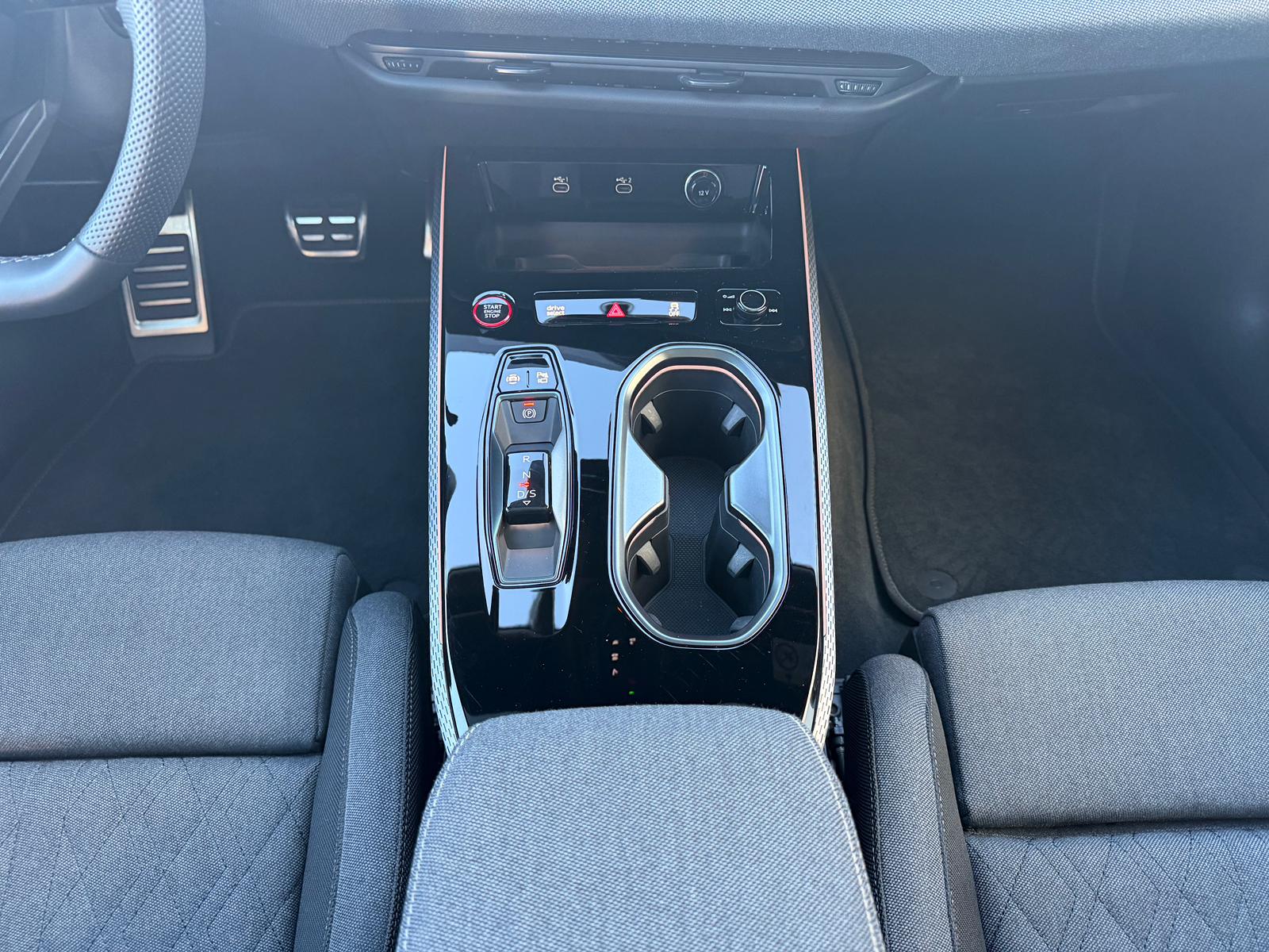 AUDI A6 Avant TDI quattro 150 kW S tronic-image-16