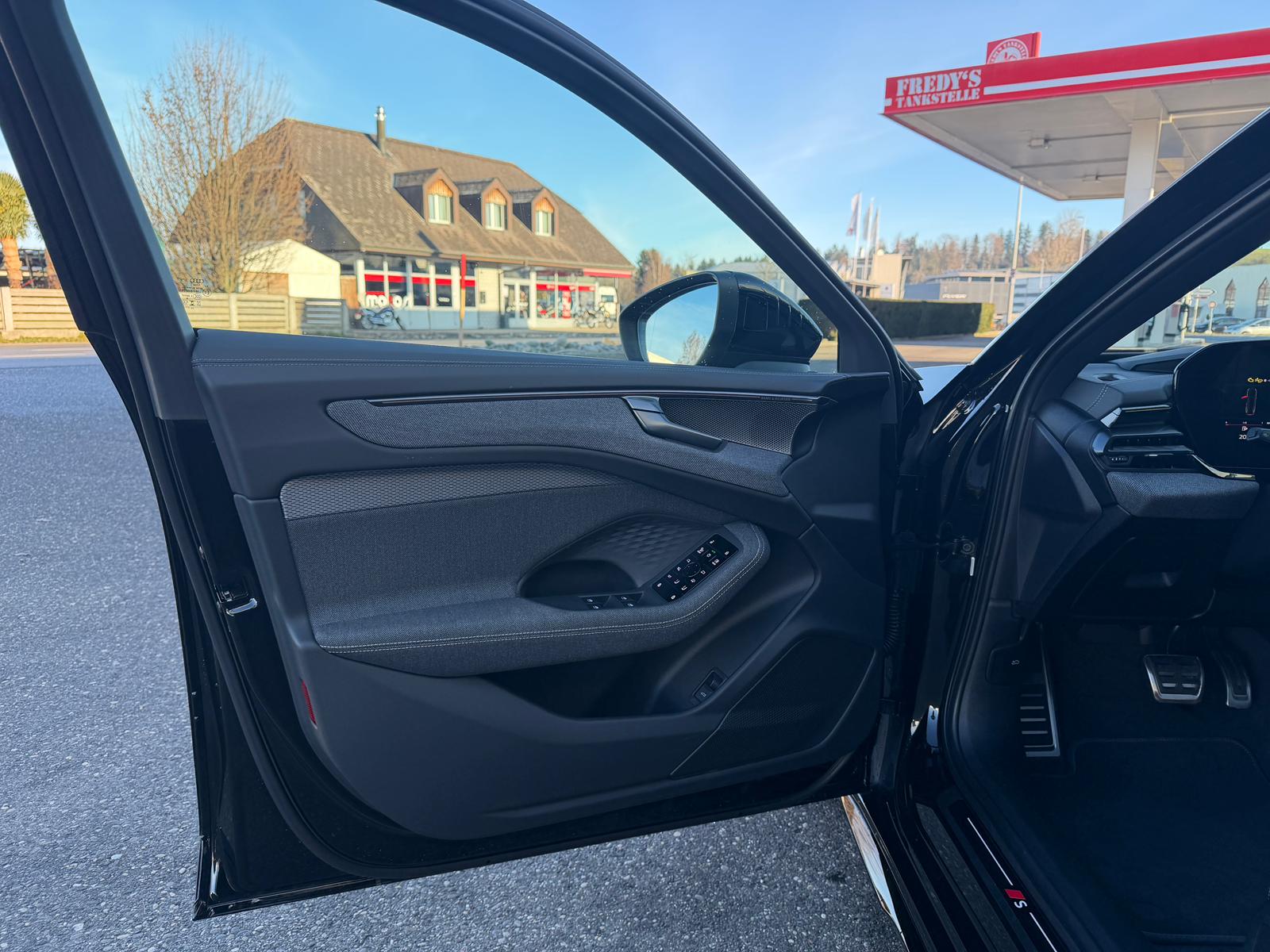 AUDI A6 Avant TDI quattro 150 kW S tronic-image-10