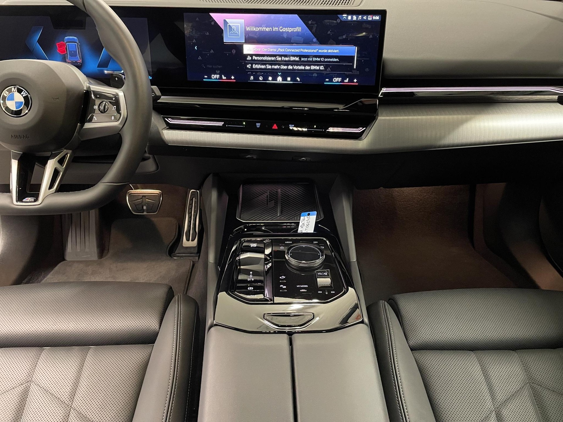 BMW 520d xDrive 48V Touring-image-12