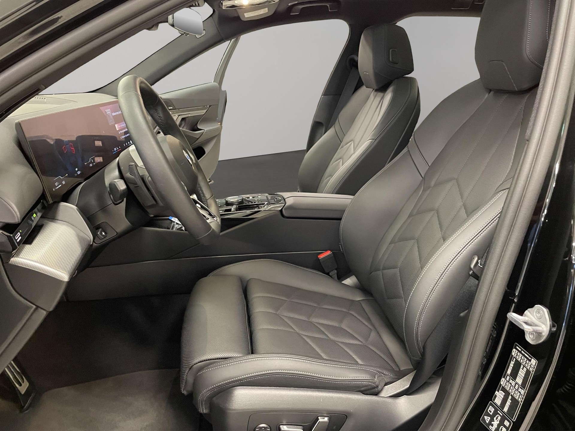 BMW 520d xDrive 48V Touring-image-9