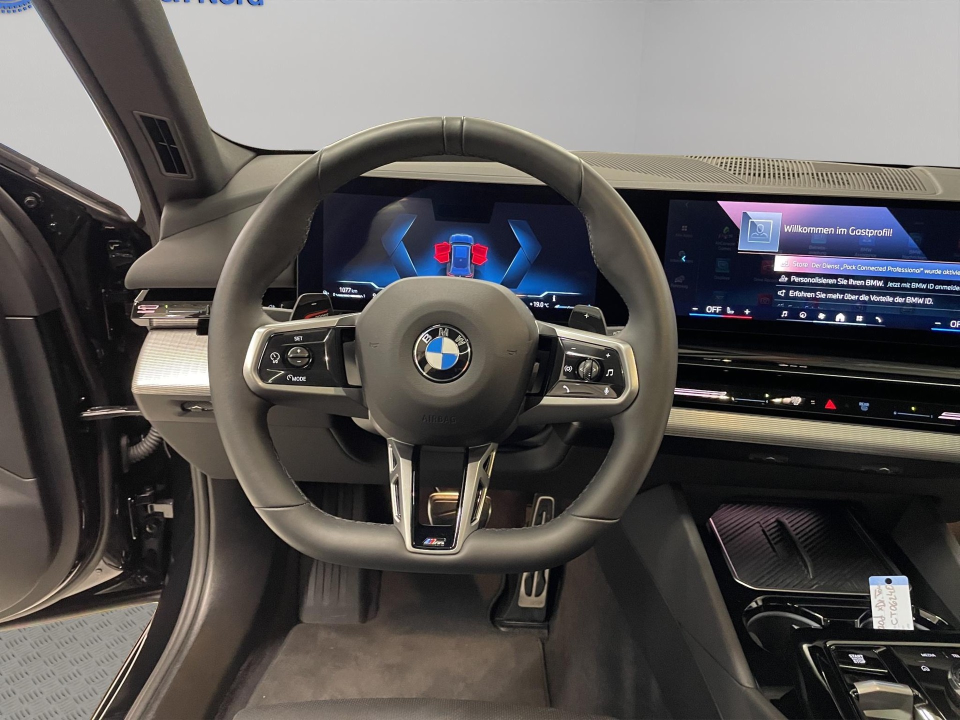BMW 520d xDrive 48V Touring-image-11