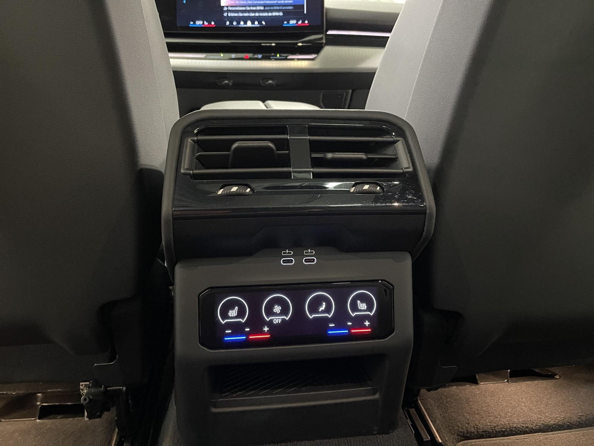 BMW 520d xDrive 48V Touring-image-15