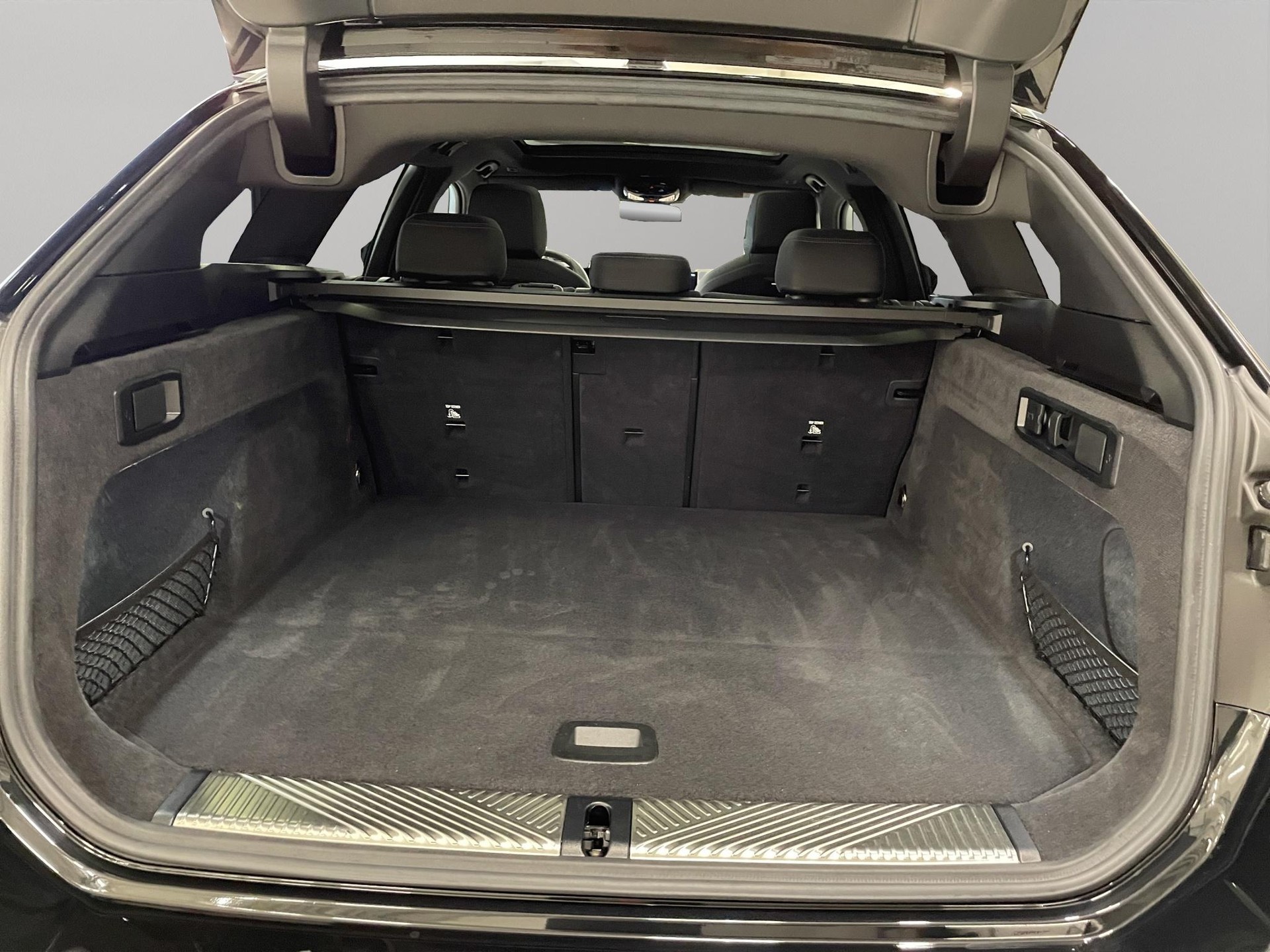 BMW 520d xDrive 48V Touring-image-20