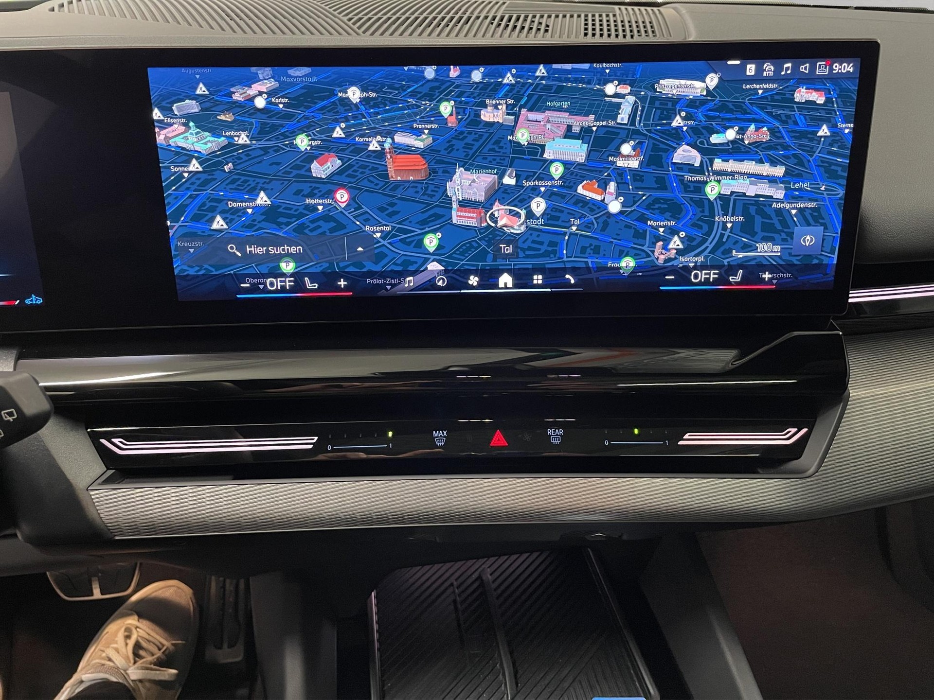BMW 520d xDrive 48V Touring-image-13