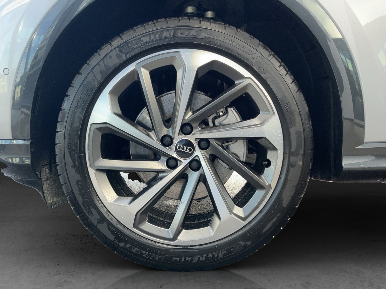 AUDI Q5 TFSI quatto 150 kW S-tronic-image-12