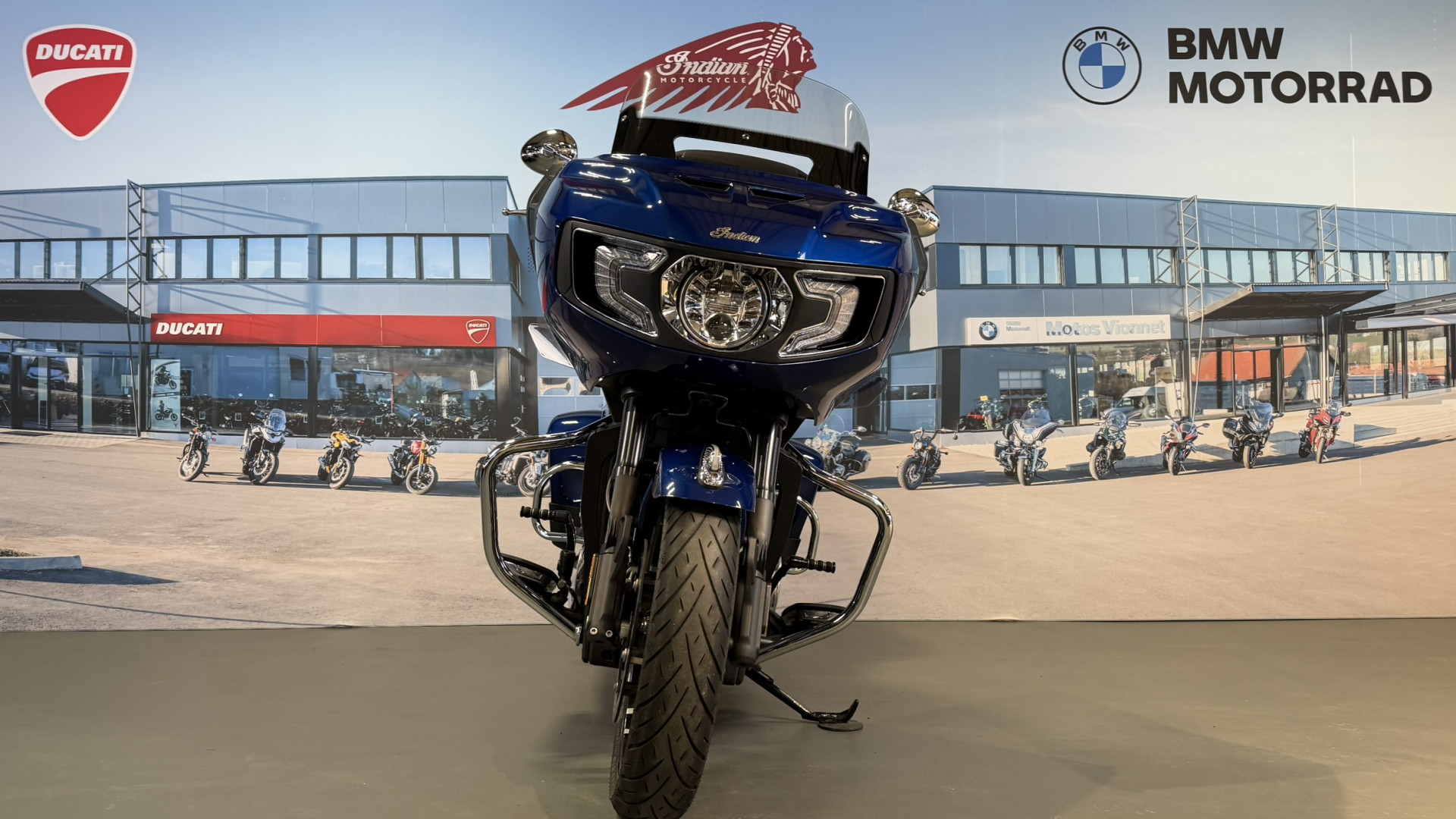 INDIAN Challenger Limited 108-showroom-element-1