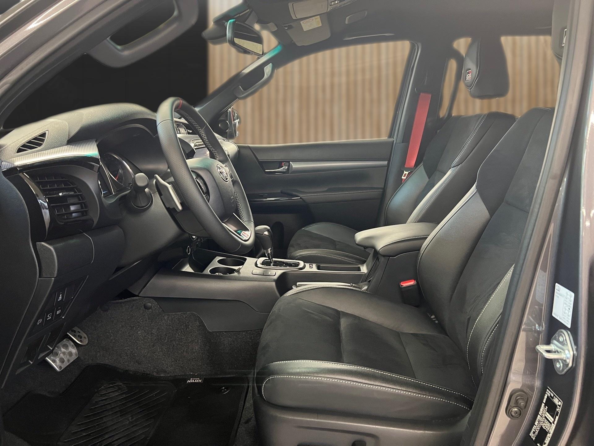 TOYOTA Hilux Double Cab.-Pick-up 2.8 D-4D 230 GR Sport II-image-10