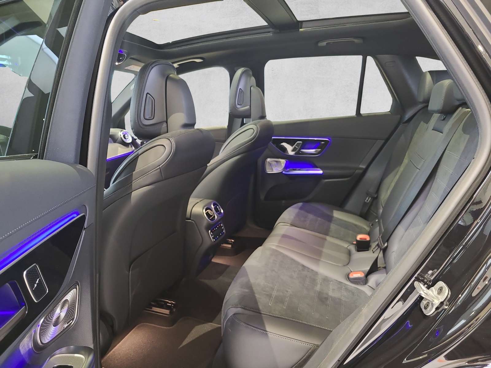 MERCEDES-BENZ GLC 220 d 4Matic 9G-Tronic-image-10