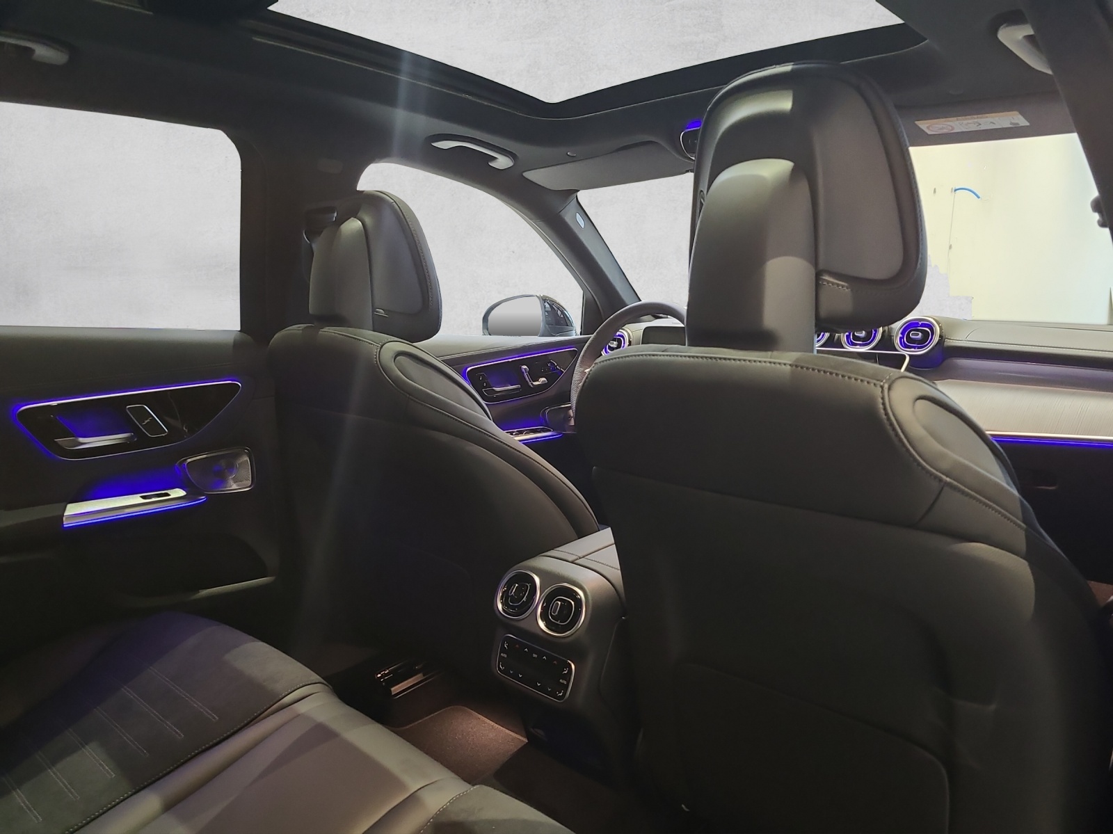 MERCEDES-BENZ GLC 220 d 4Matic 9G-Tronic-image-14
