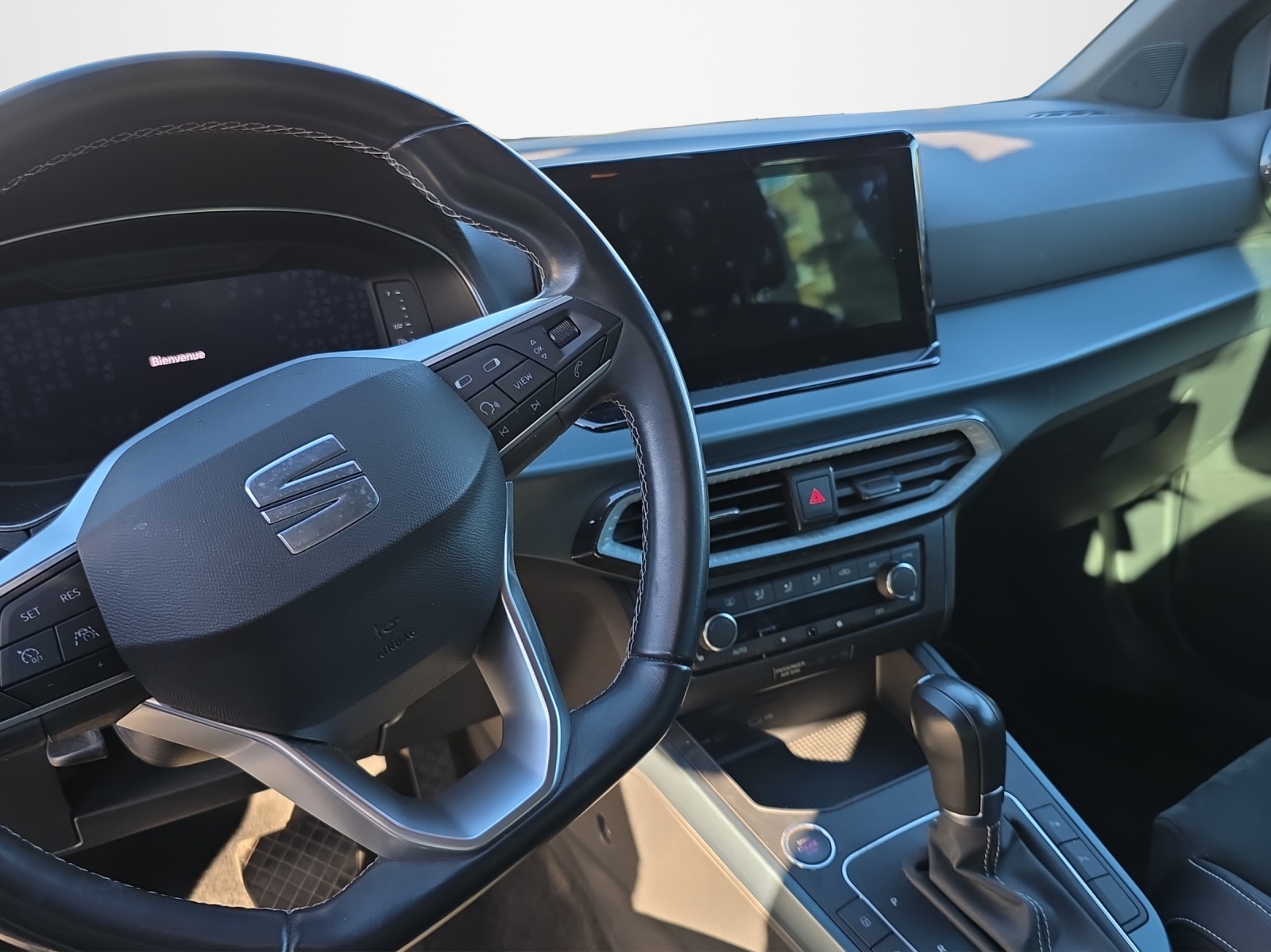 SEAT Arona 1.0 TSI 110 Hola FR DSG-image-10