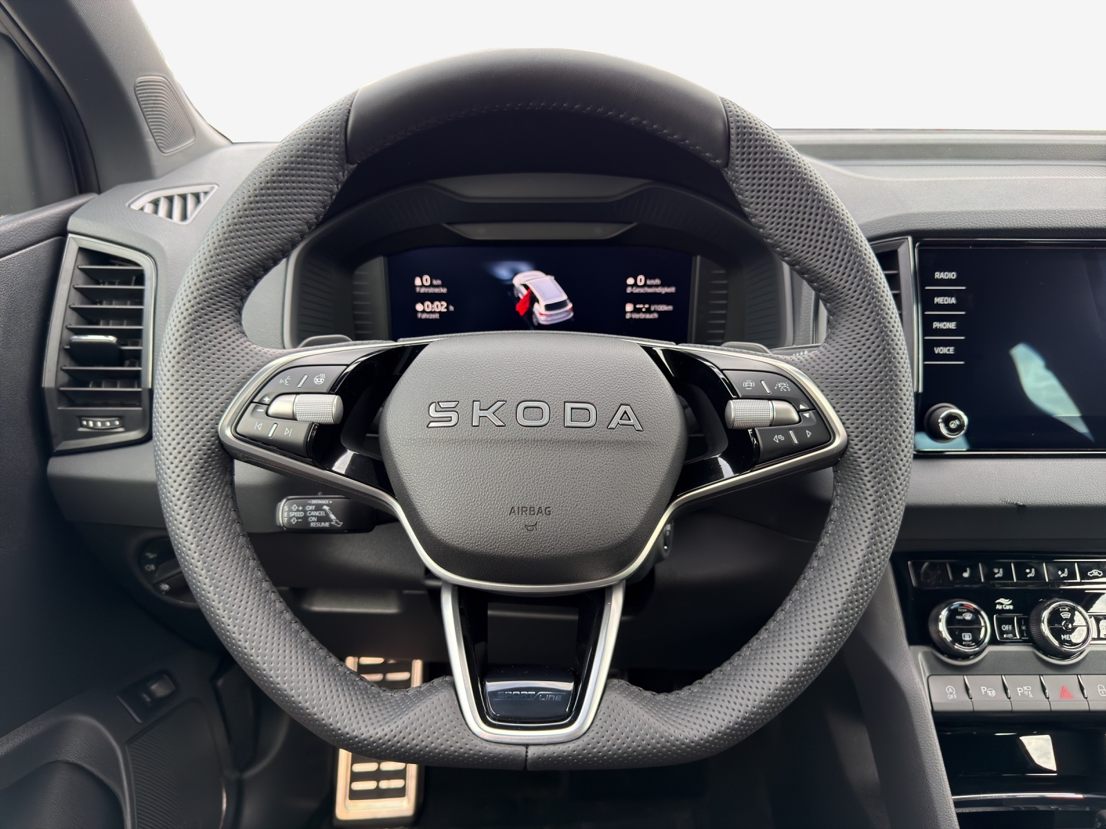 SKODA Karoq 2.0 TSI SportLine 4x4 DSG-image-9