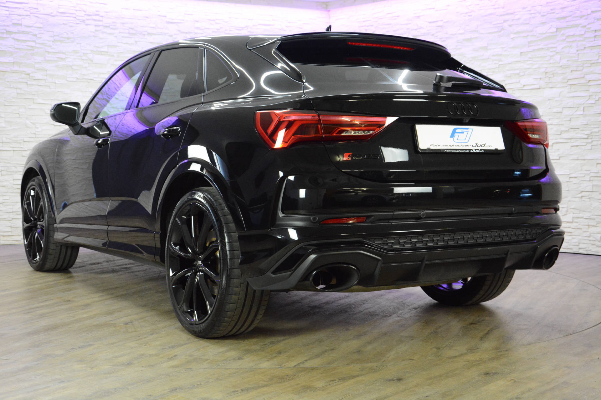 AUDI RS Q3 Sportback 2.5 TFSI quattro S-Tronic-image-5