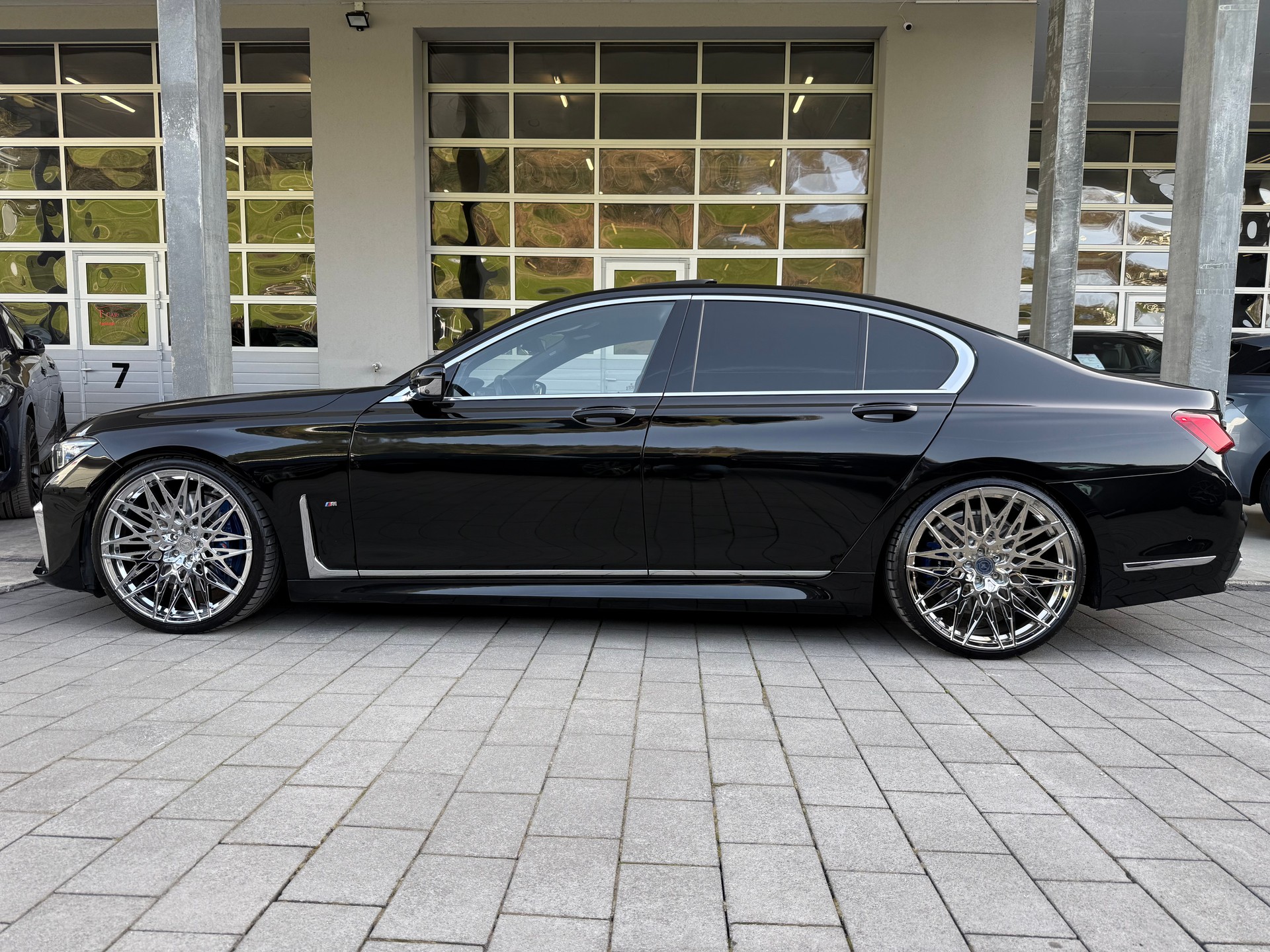 BMW 730d xDrive Steptronic-image-1