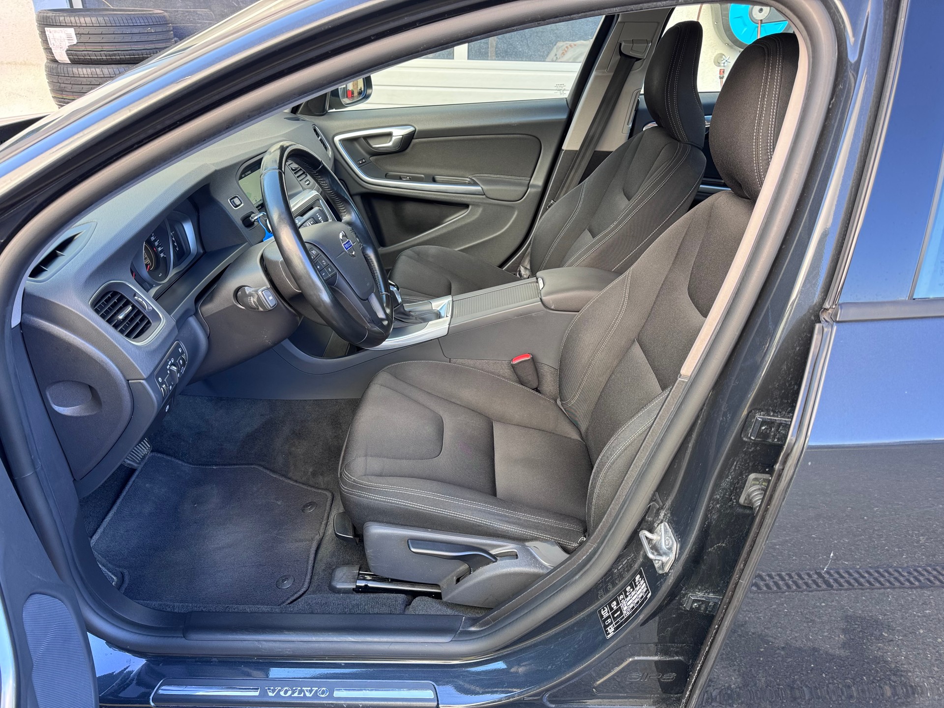 VOLVO S60 D4 Geartronic-image-7