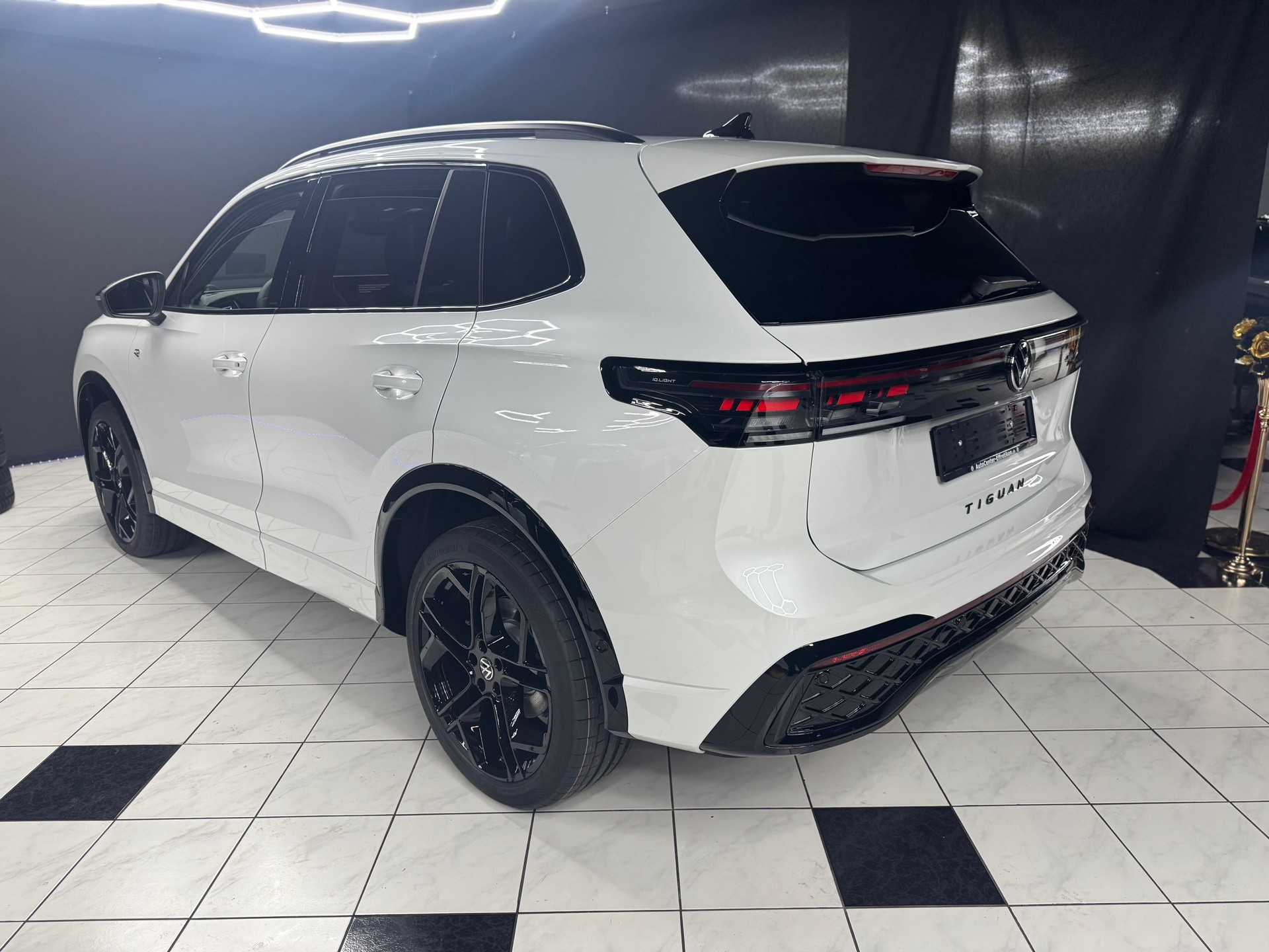 VW Tiguan 2.0TSI DSG R-Li 4M-image-6