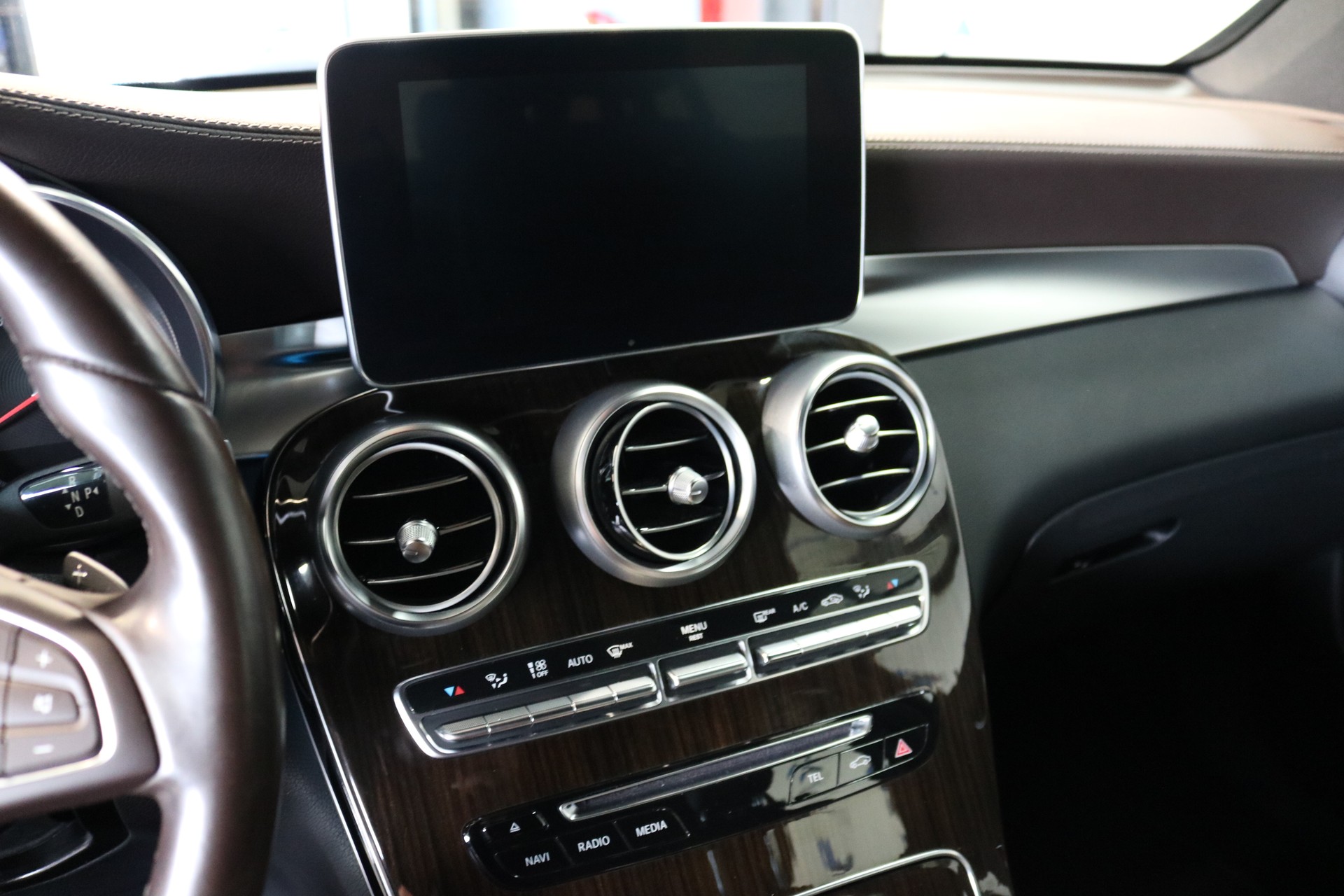 MERCEDES-BENZ GLC 300 4Matic 9G-Tronic-image-33