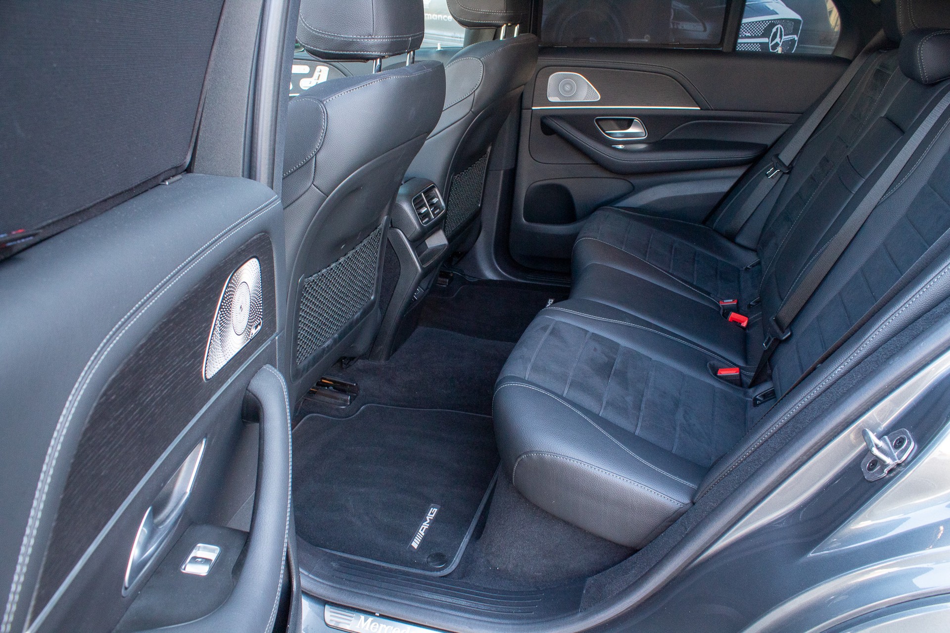 MERCEDES-BENZ GLE 400 d 4Matic AMG Line 9G-Tronic-image-8