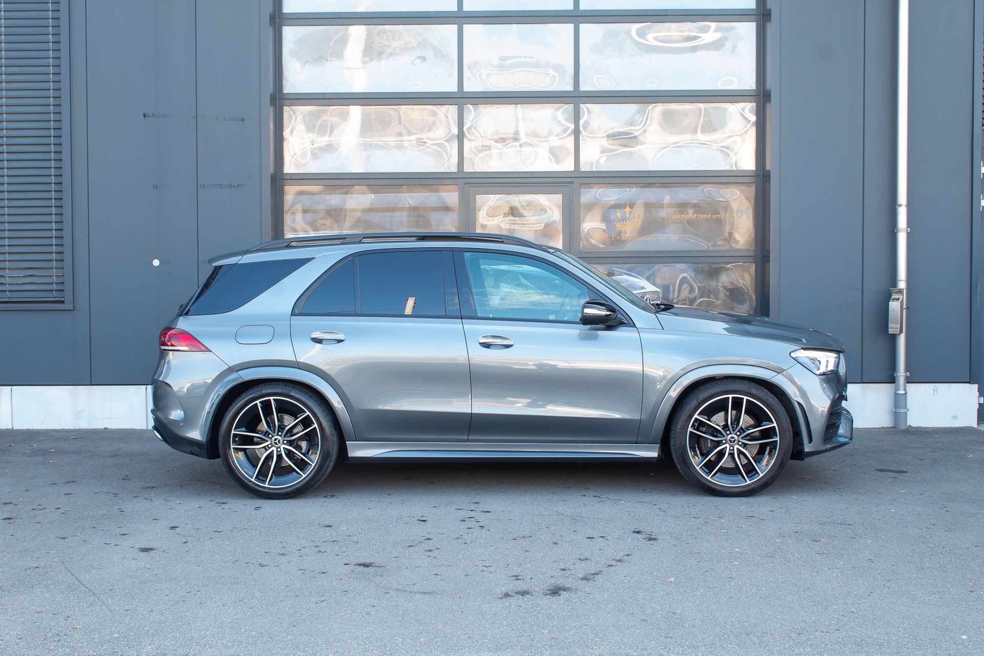 MERCEDES-BENZ GLE 400 d 4Matic AMG Line 9G-Tronic-image-4