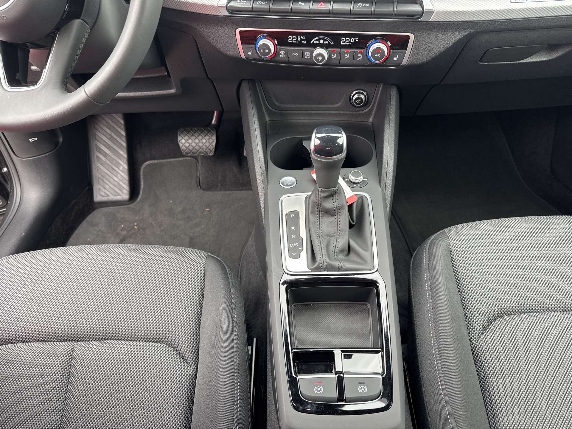 AUDI Q2 35 TFSi S-Line S-Tronic Automat-image-11