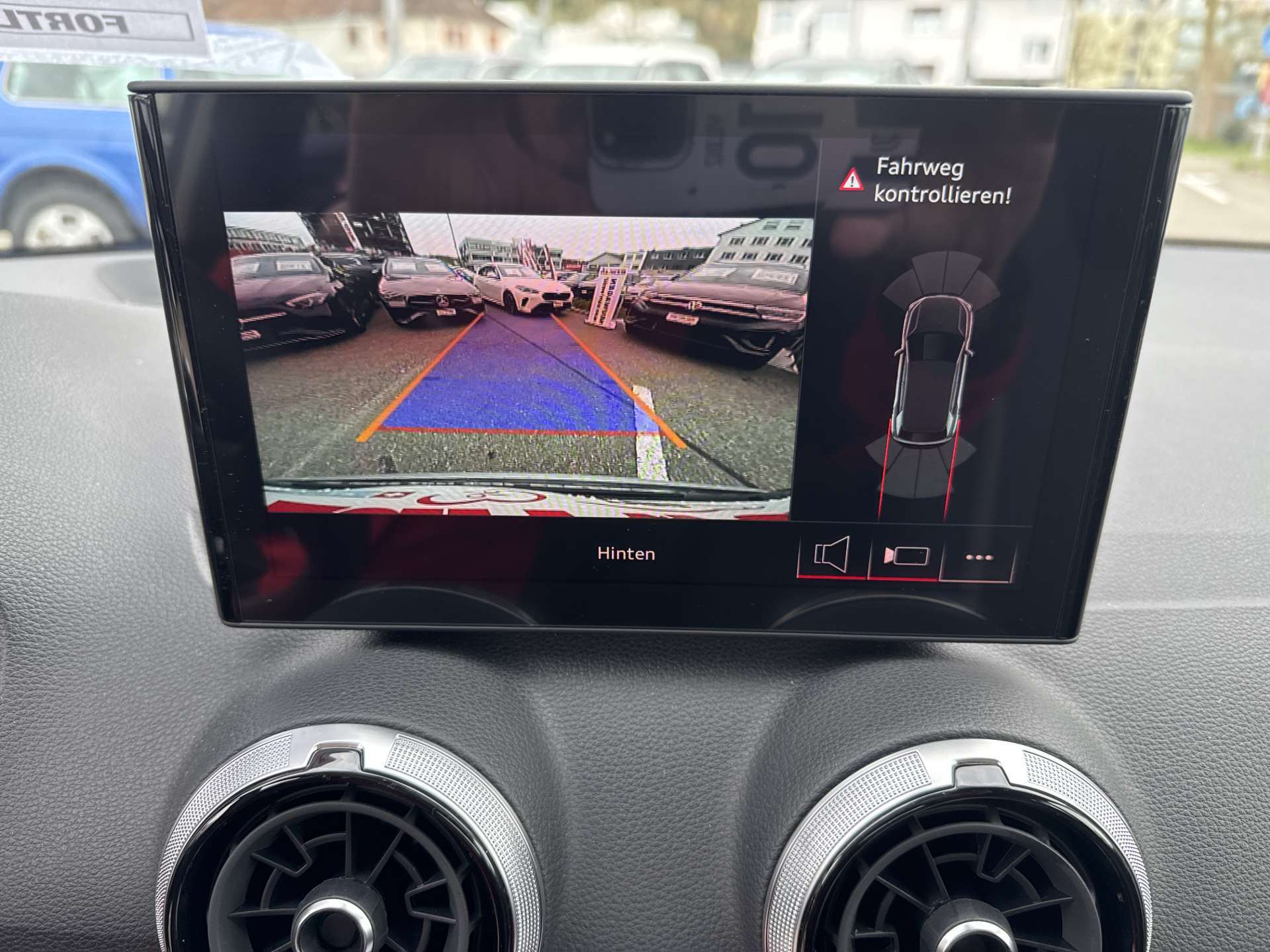 AUDI Q2 35 TFSi S-Line S-Tronic Automat-image-9
