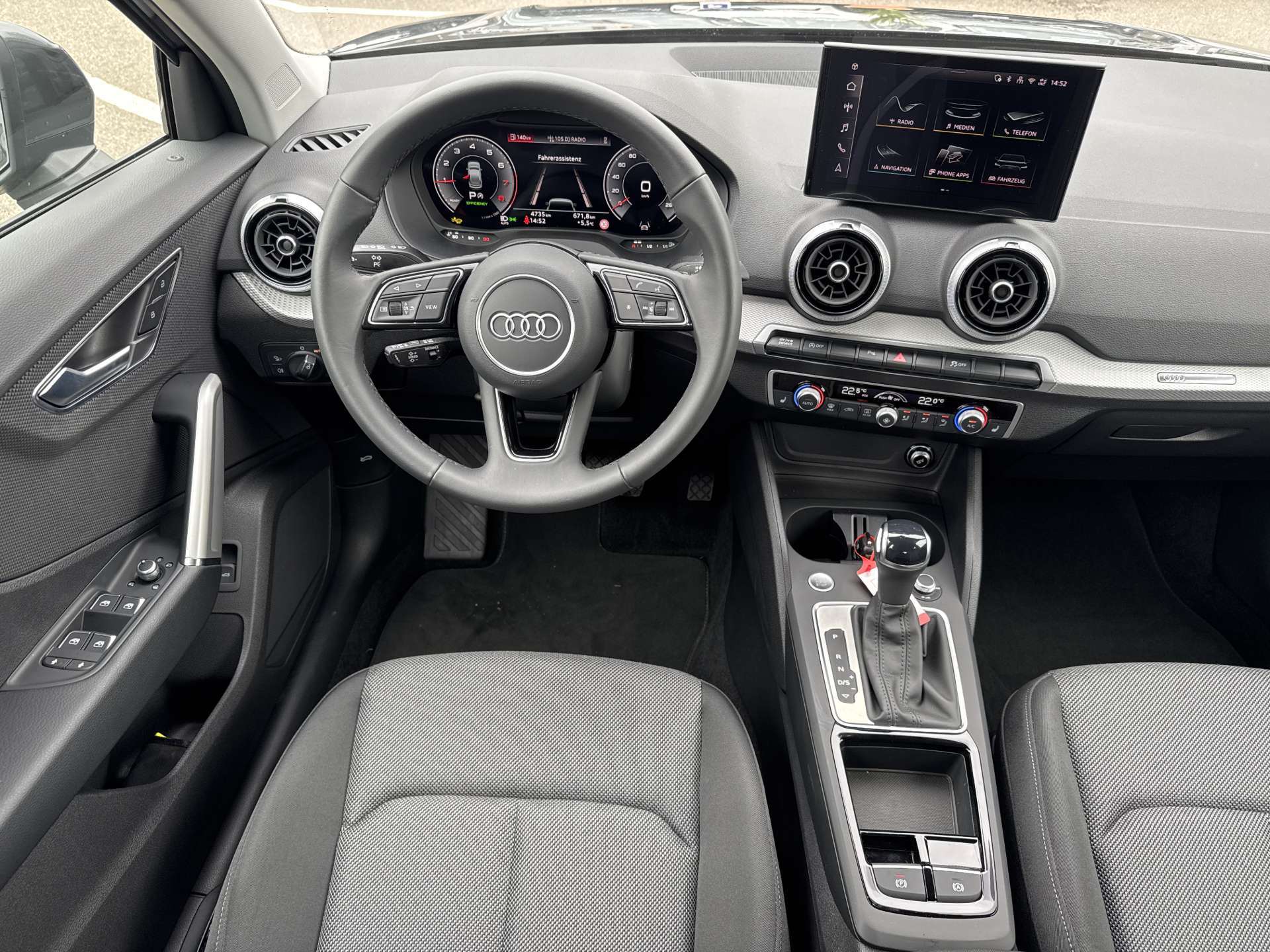 AUDI Q2 35 TFSi S-Line S-Tronic Automat-image-4