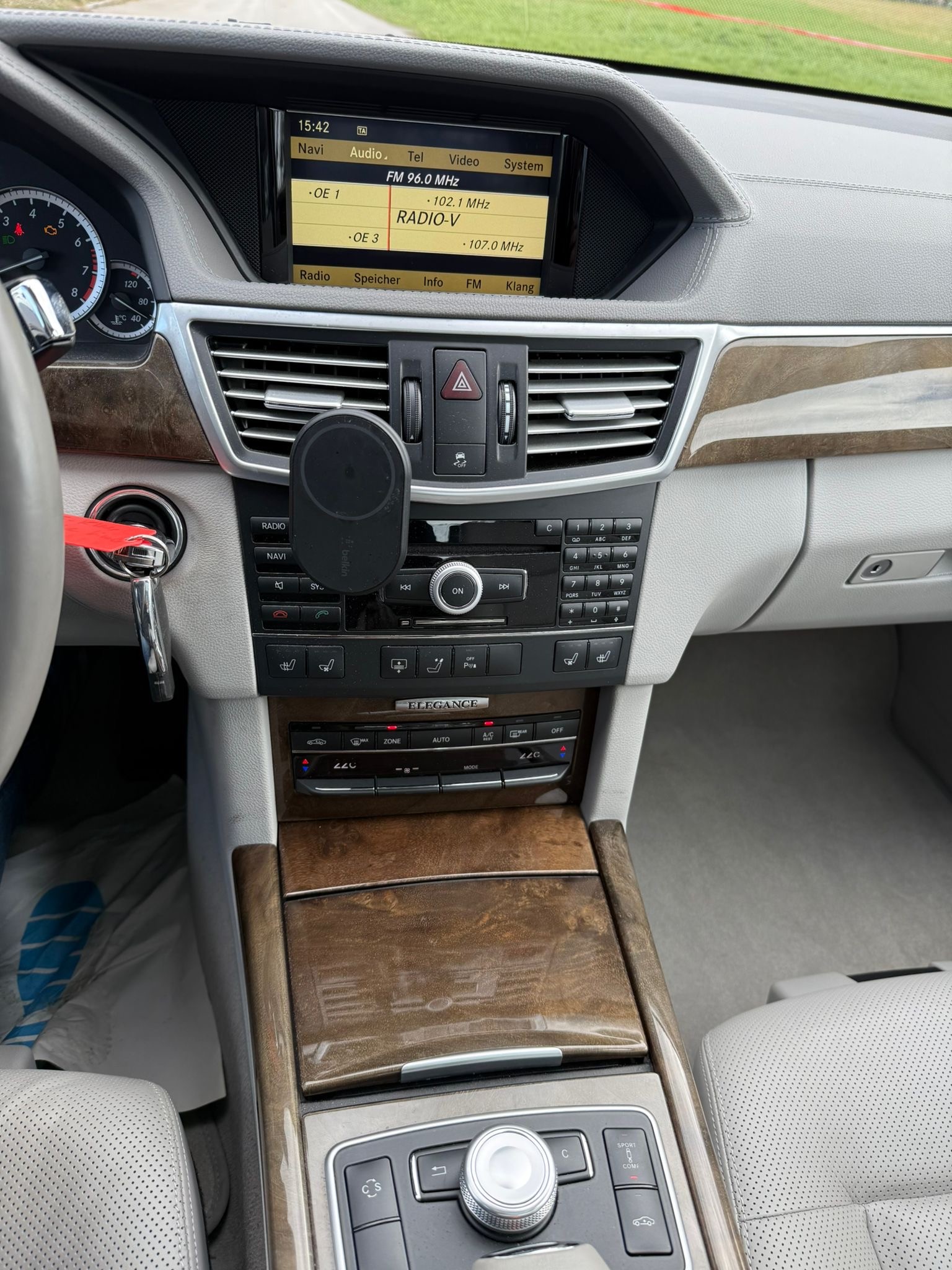MERCEDES-BENZ E 350 CGI BlueEfficiency Elégance 7G-Tronic-image-12