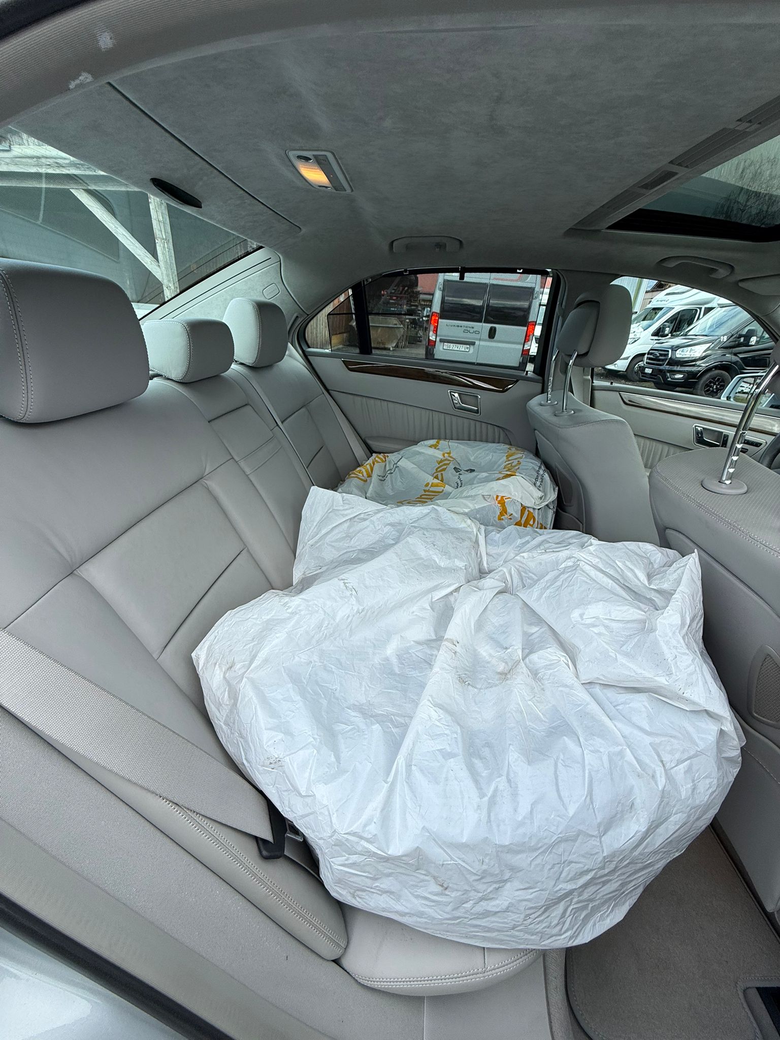 MERCEDES-BENZ E 350 CGI BlueEfficiency Elégance 7G-Tronic-image-10