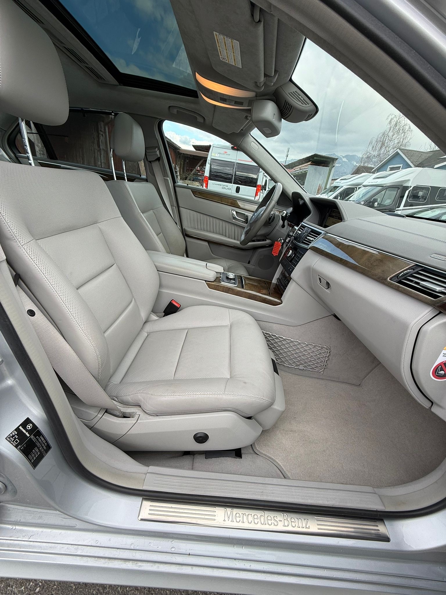 MERCEDES-BENZ E 350 CGI BlueEfficiency Elégance 7G-Tronic-image-11