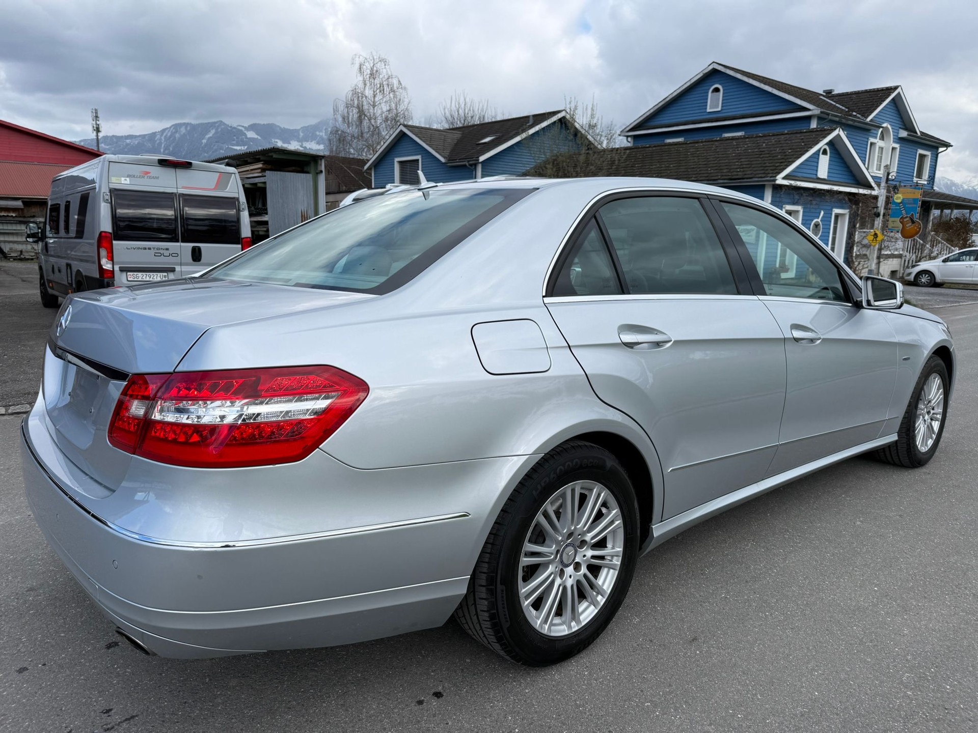 MERCEDES-BENZ E 350 CGI BlueEfficiency Elégance 7G-Tronic-image-6