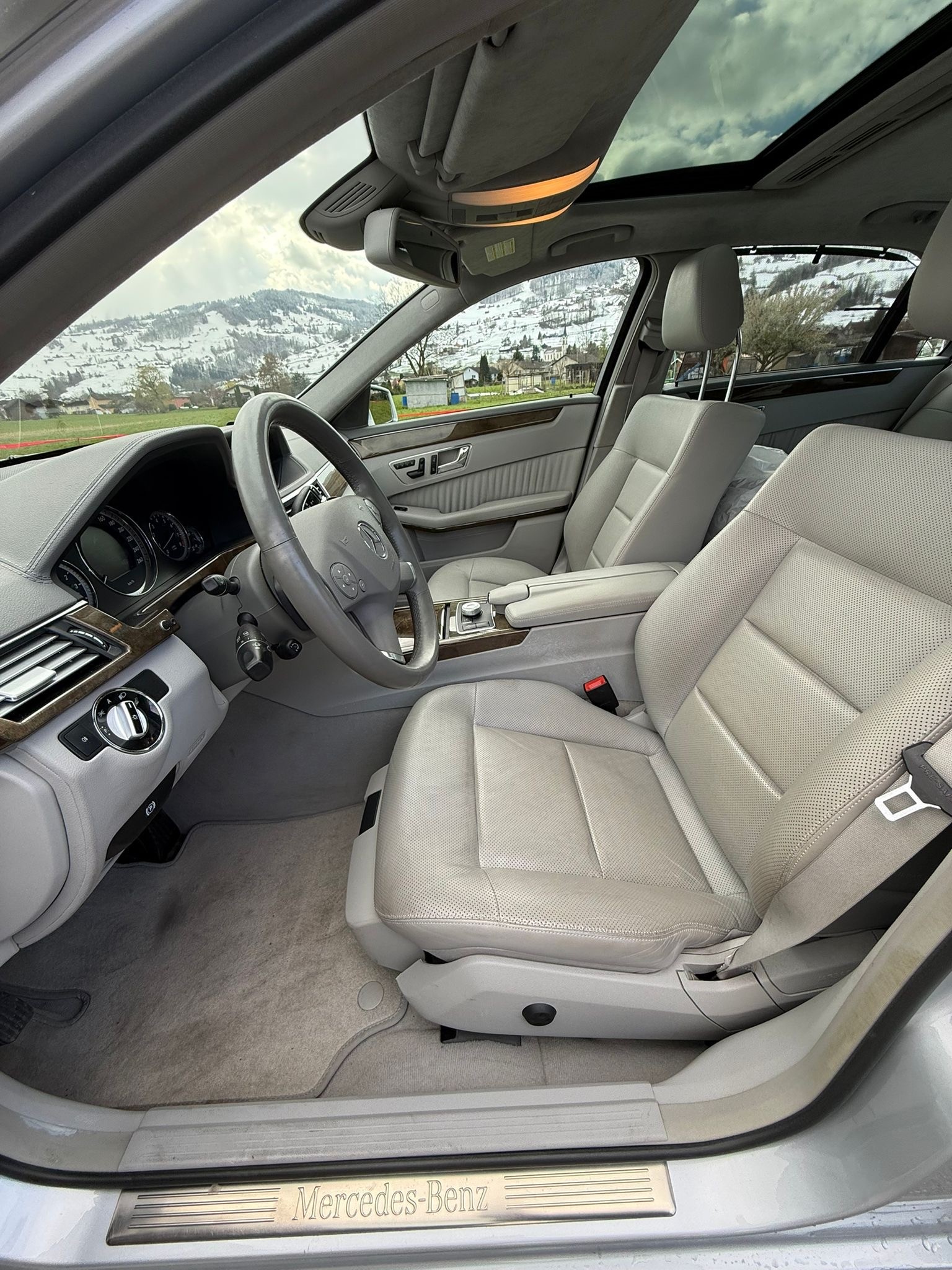 MERCEDES-BENZ E 350 CGI BlueEfficiency Elégance 7G-Tronic-image-9