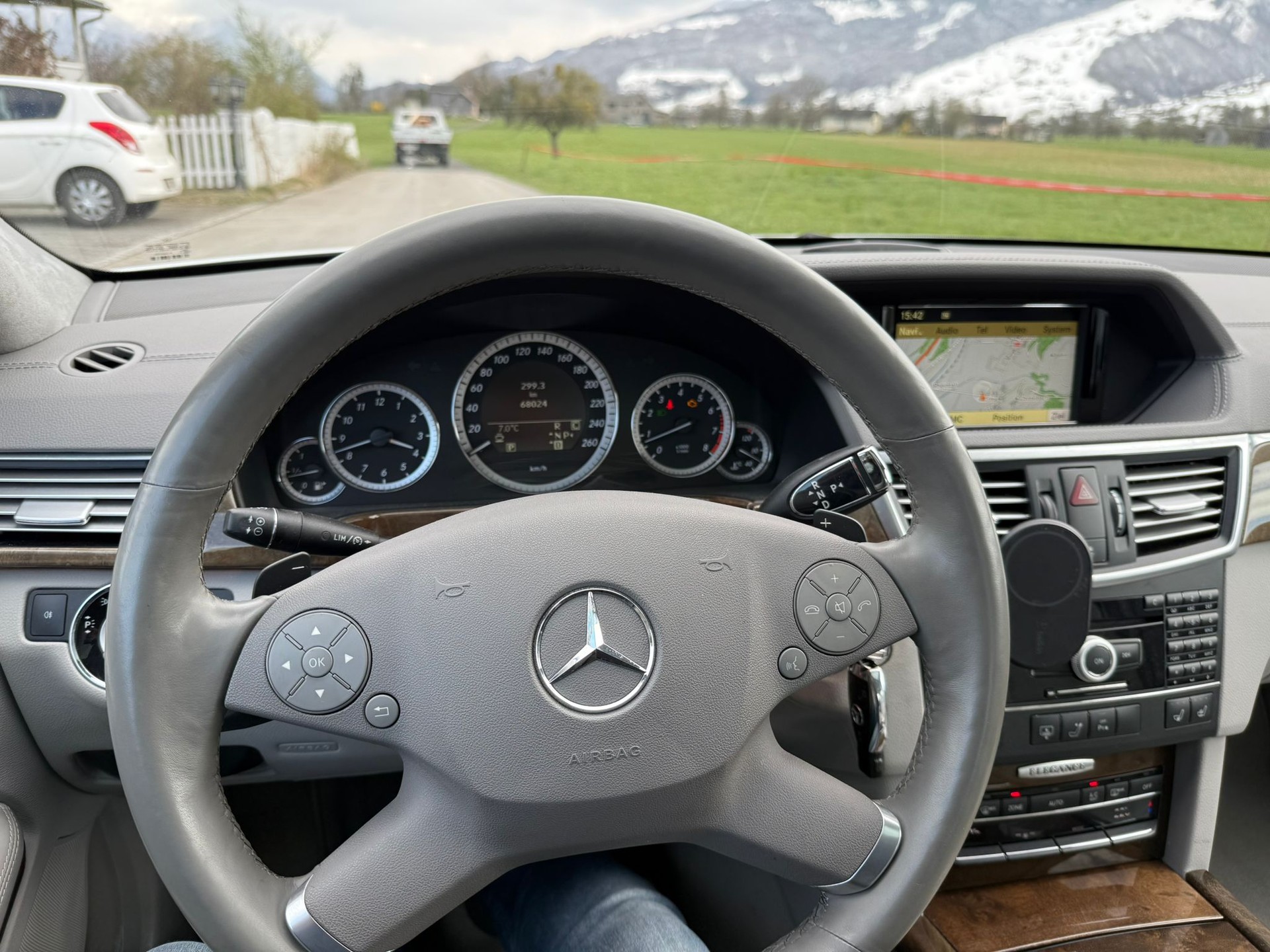 MERCEDES-BENZ E 350 CGI BlueEfficiency Elégance 7G-Tronic-image-14