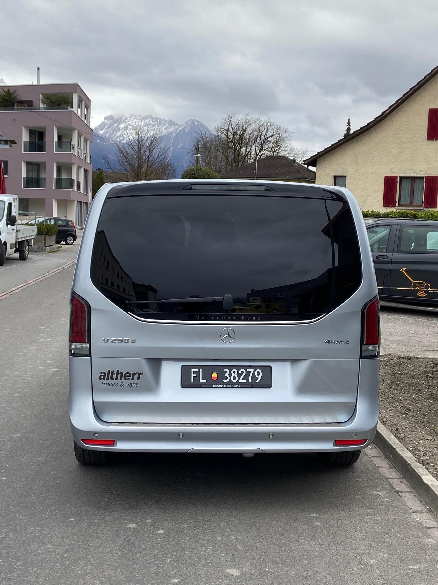MERCEDES-BENZ V 250d Style L 4x4-image-4