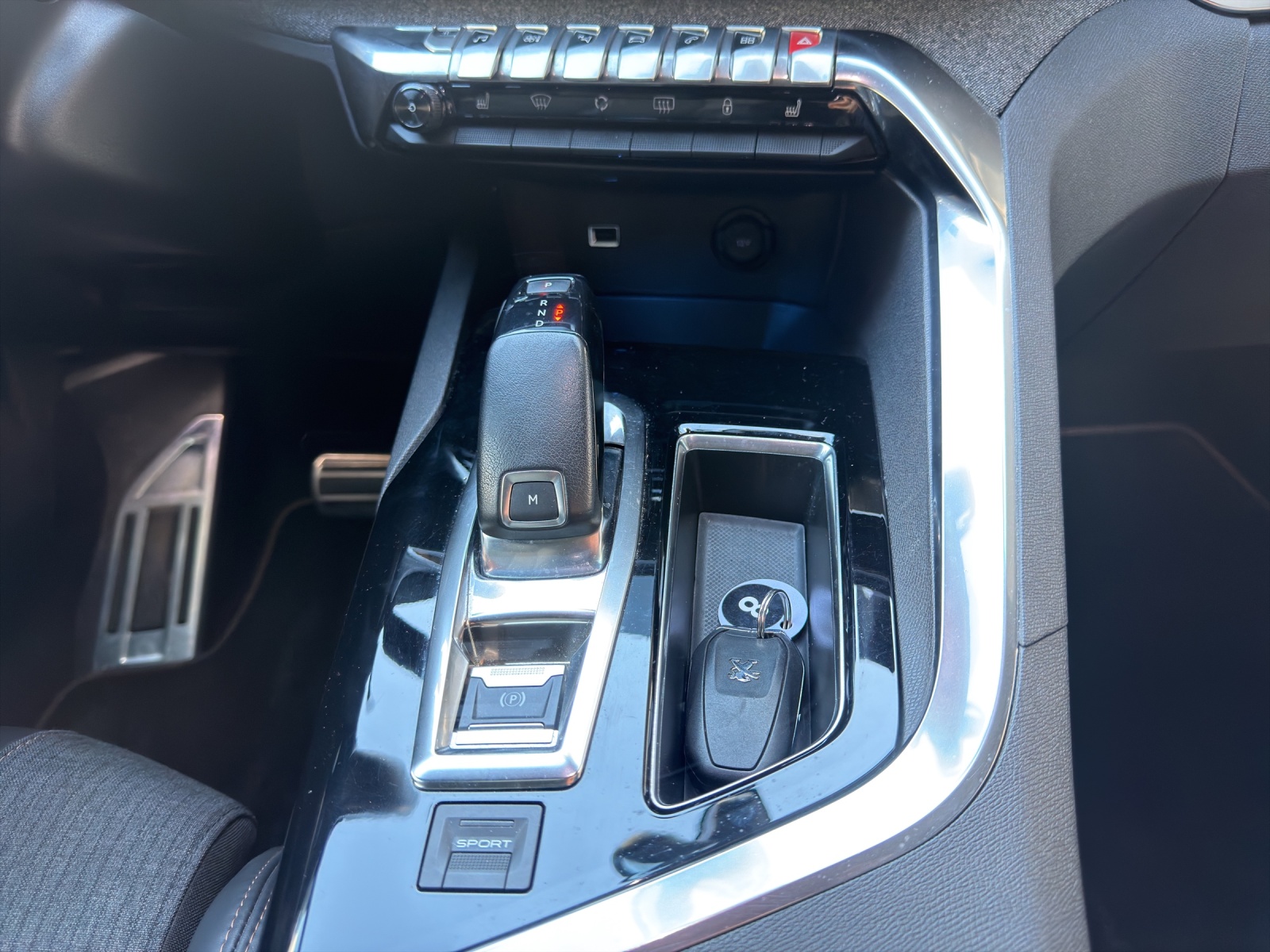 PEUGEOT 3008 1.6 THP Allure-image-13
