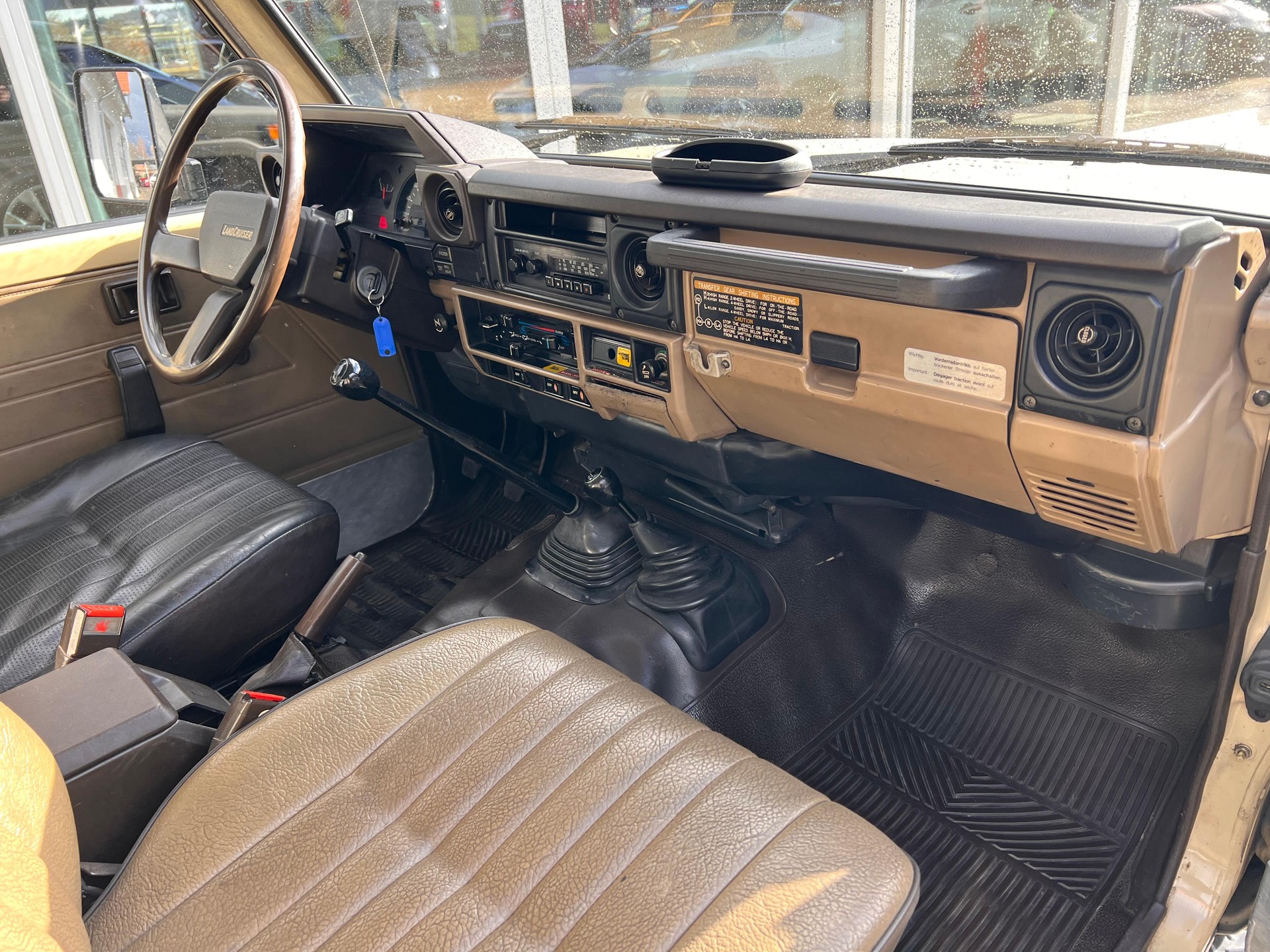 TOYOTA Land Cruiser 3.5 D Hardtop-image-11