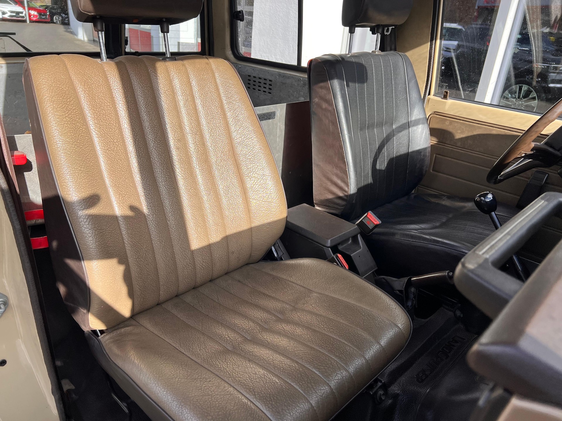 TOYOTA Land Cruiser 3.5 D Hardtop-image-13